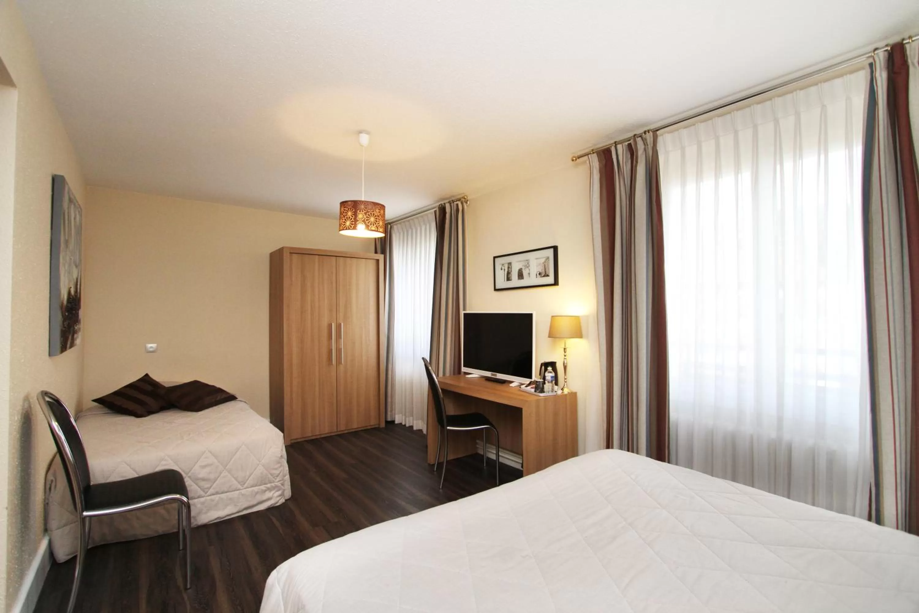 Triple Room in Hôtel La Réserve