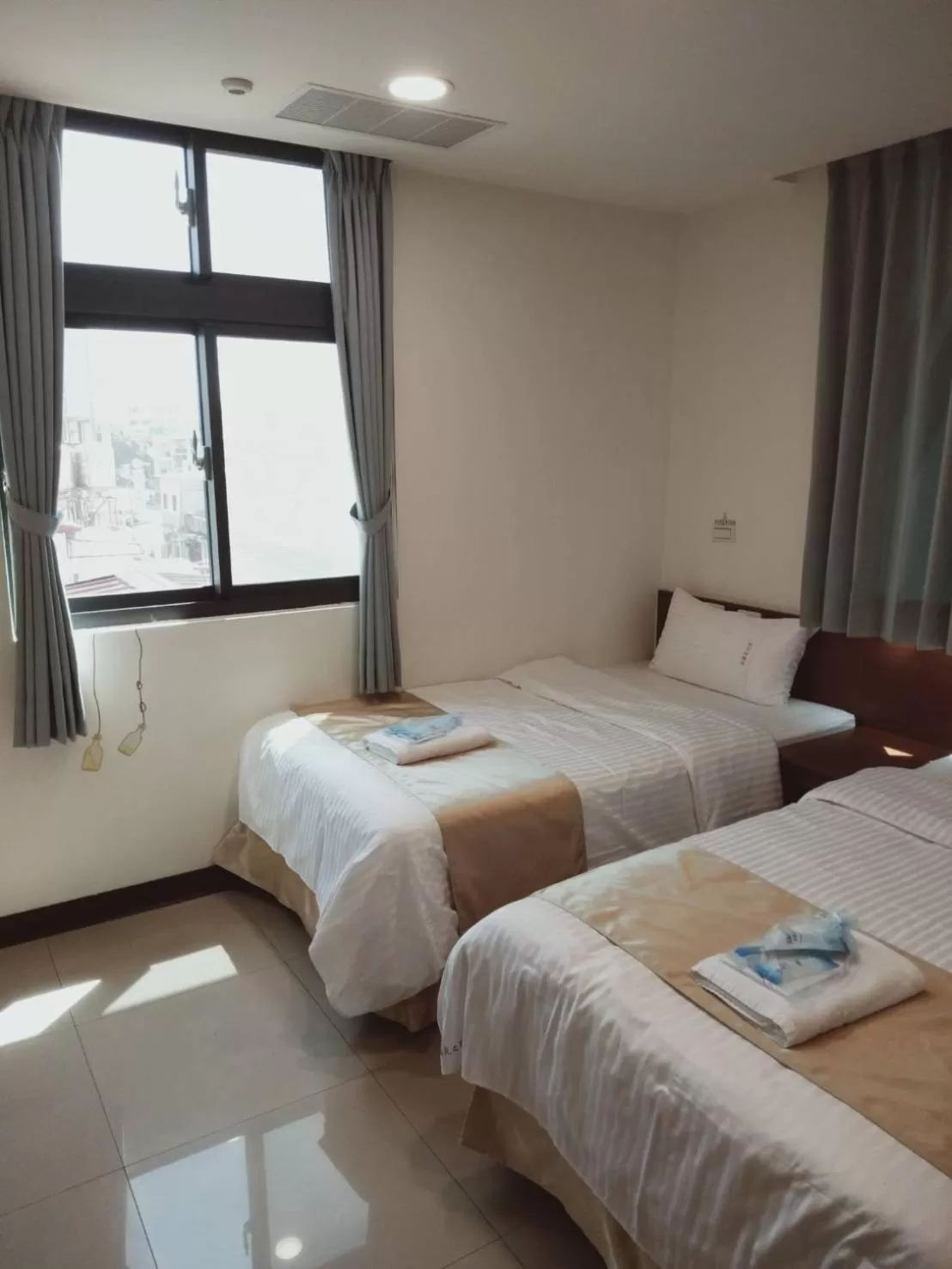 Standard Twin Room in Frank B&B