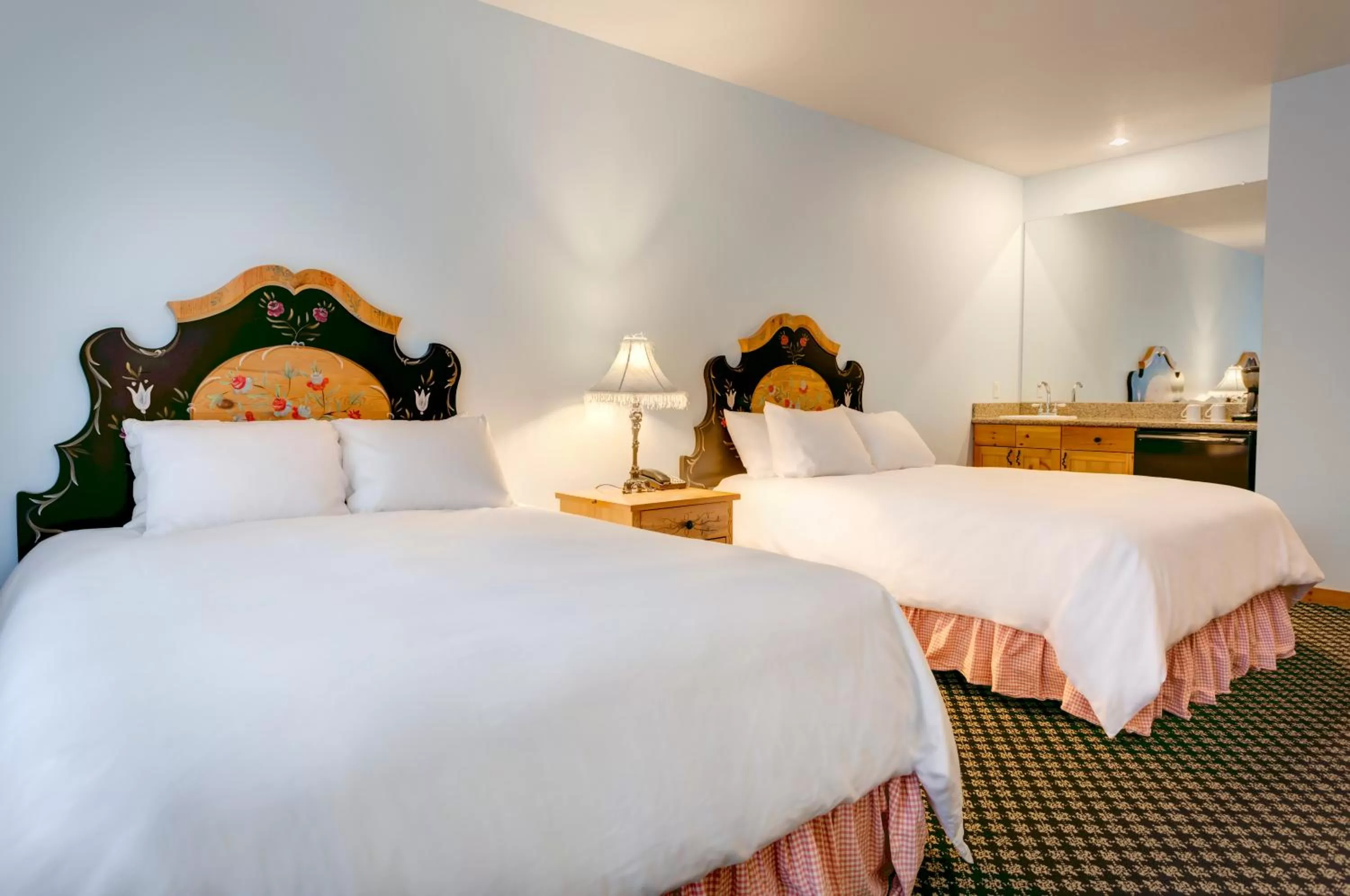 Mountain Grand Lodge Two Queen Hotel Room in Boyne Mountain