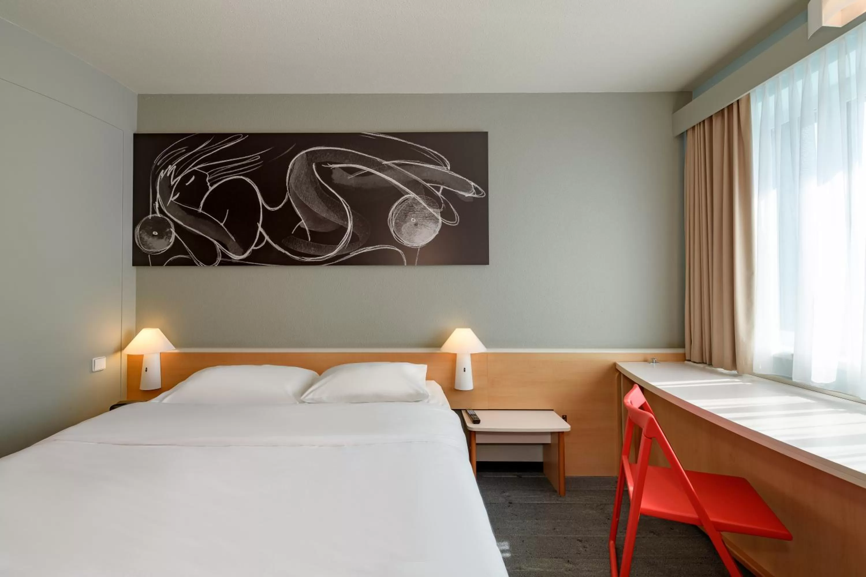 Superior Double Room in ibis Hamburg Alsterring