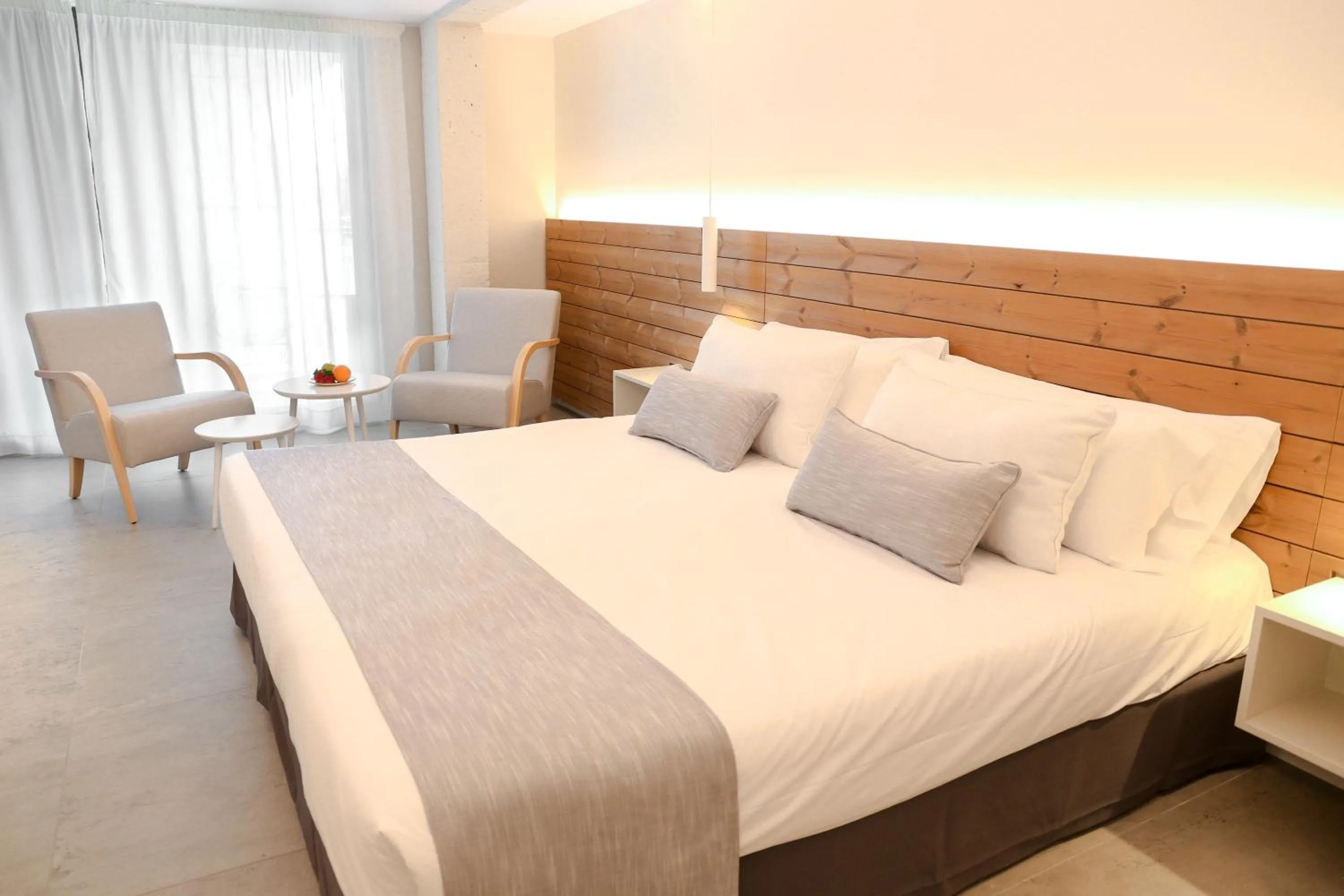 Suite with Hot Tub in KAKTUS Hotel Kaktus Playa