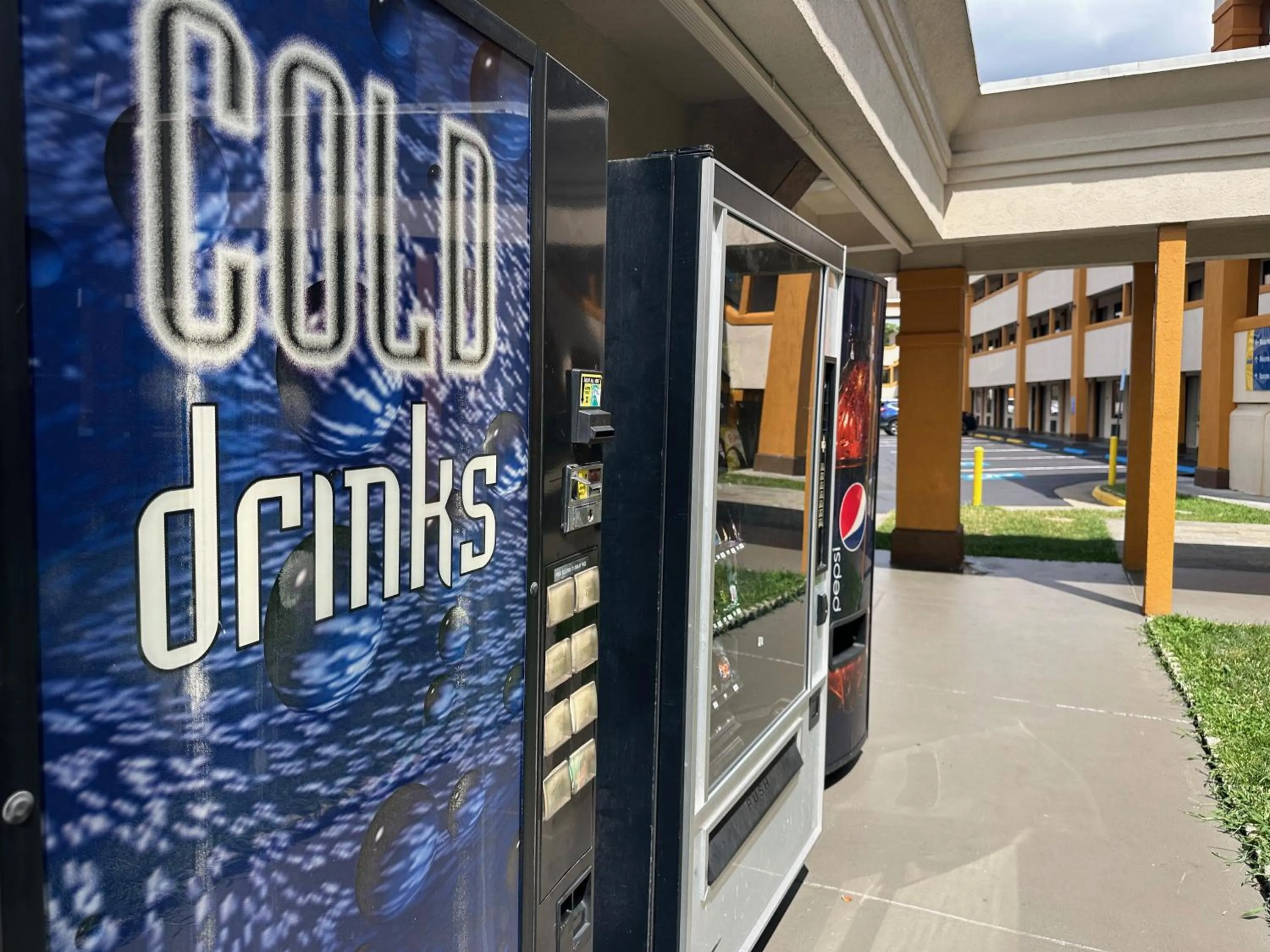 Double Room - Disability Access/Non-Smoking in Super 8 by Wyndham WestEnd Alexandria,VA Washington DC Area