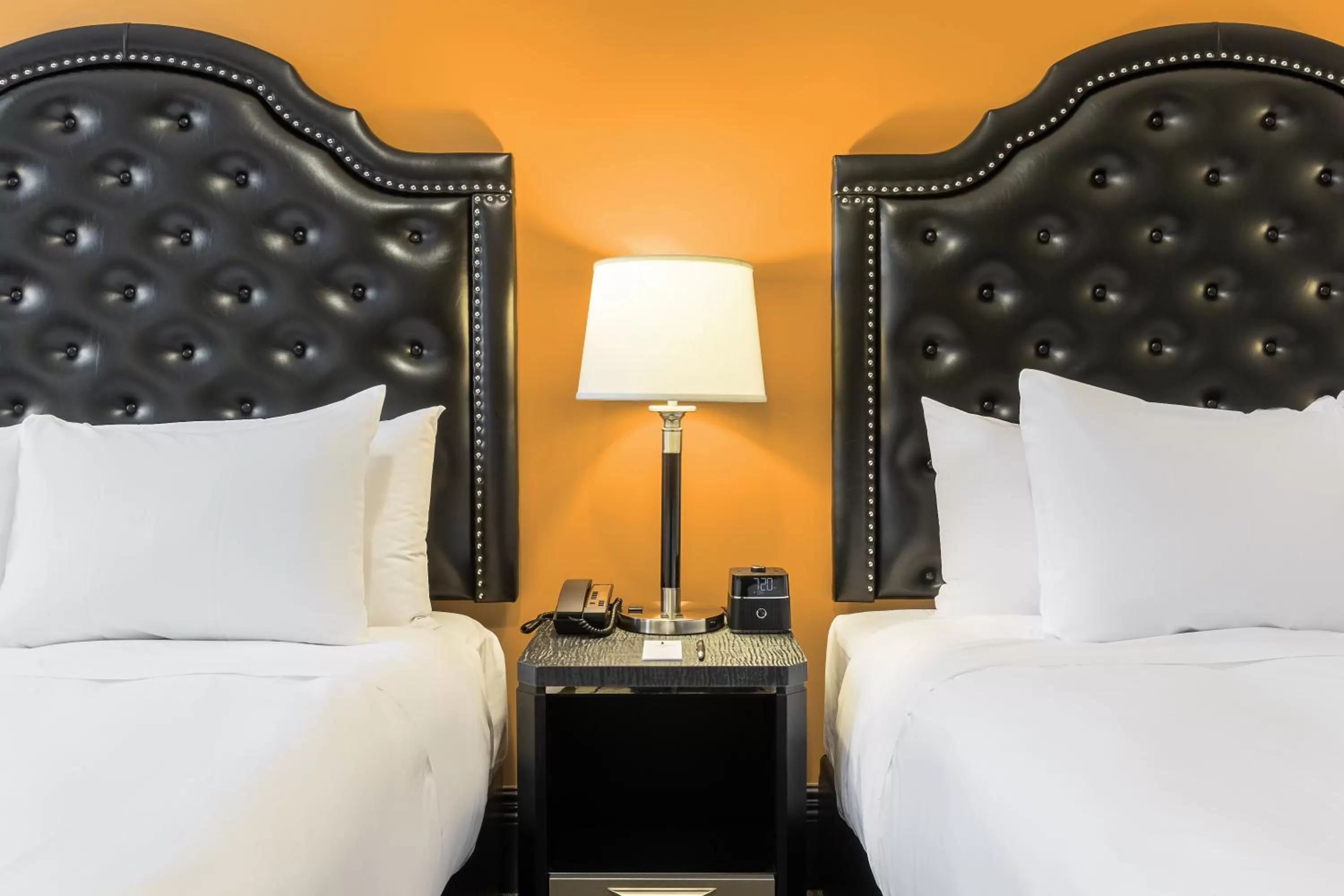 Superior Queen Room with Two Queen Beds in Hotel Clarendon