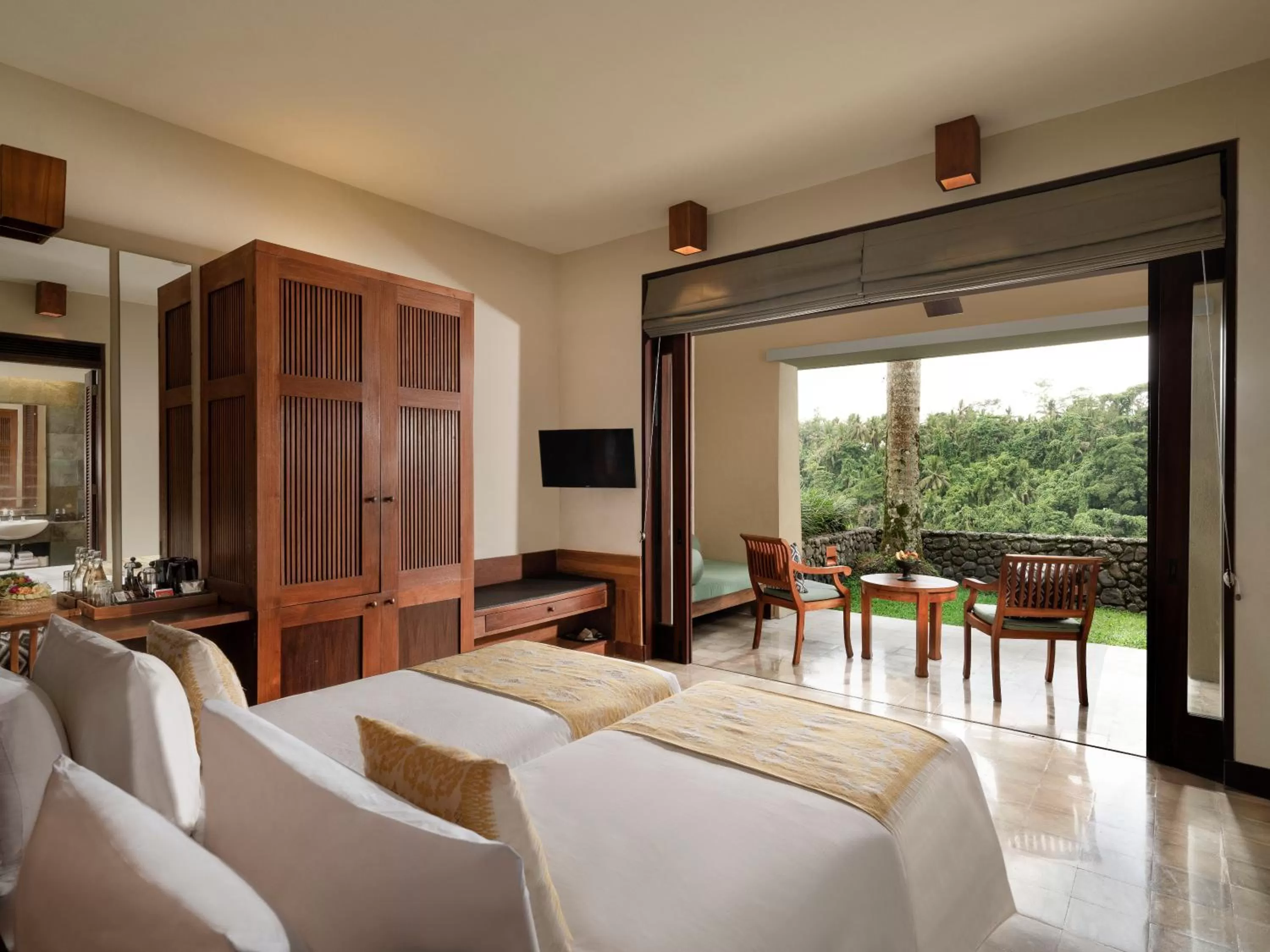 Deluxe Twin Room in Alila Ubud