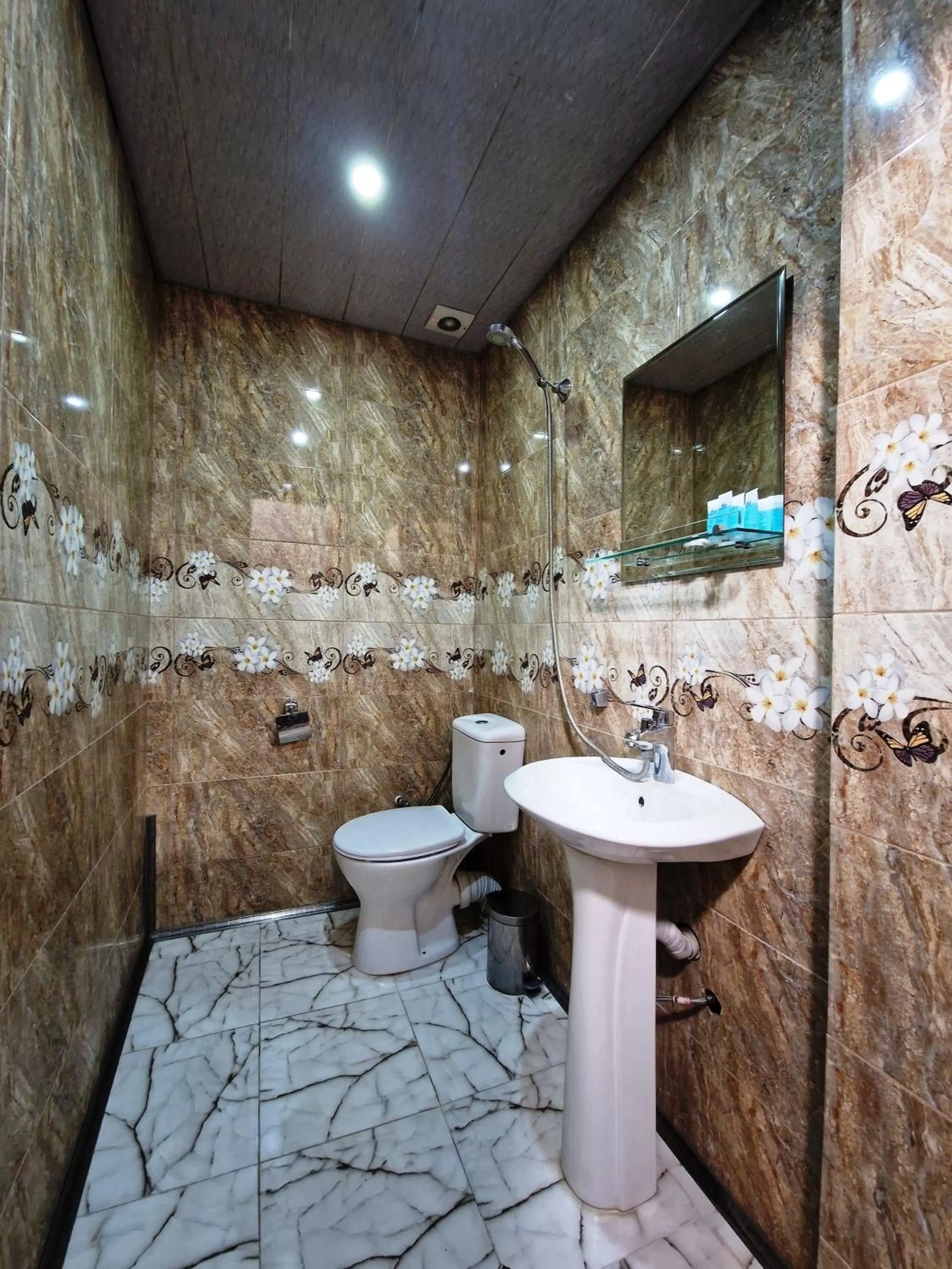 Standard Twin Room in Friendly Hotel by Art Nova