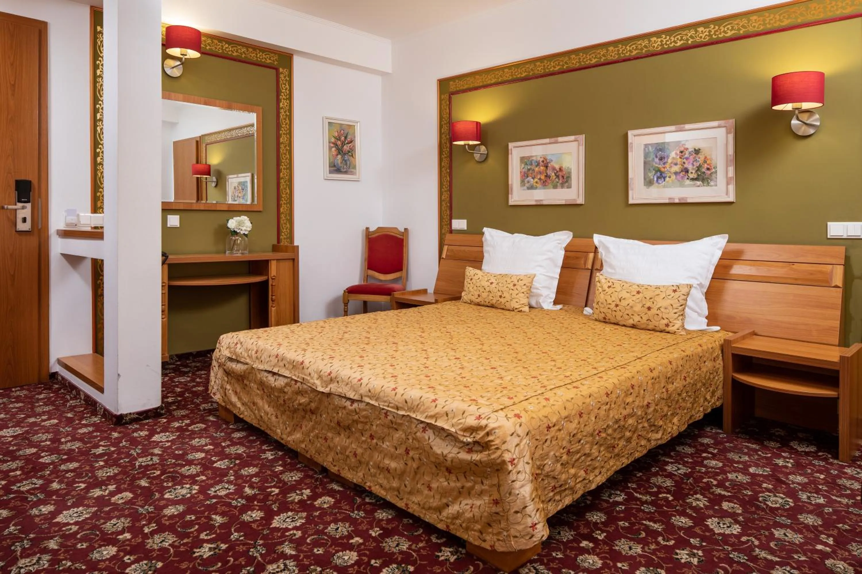 Standard Double or Twin Room with Balcony - single occupancy in Grand Hotel