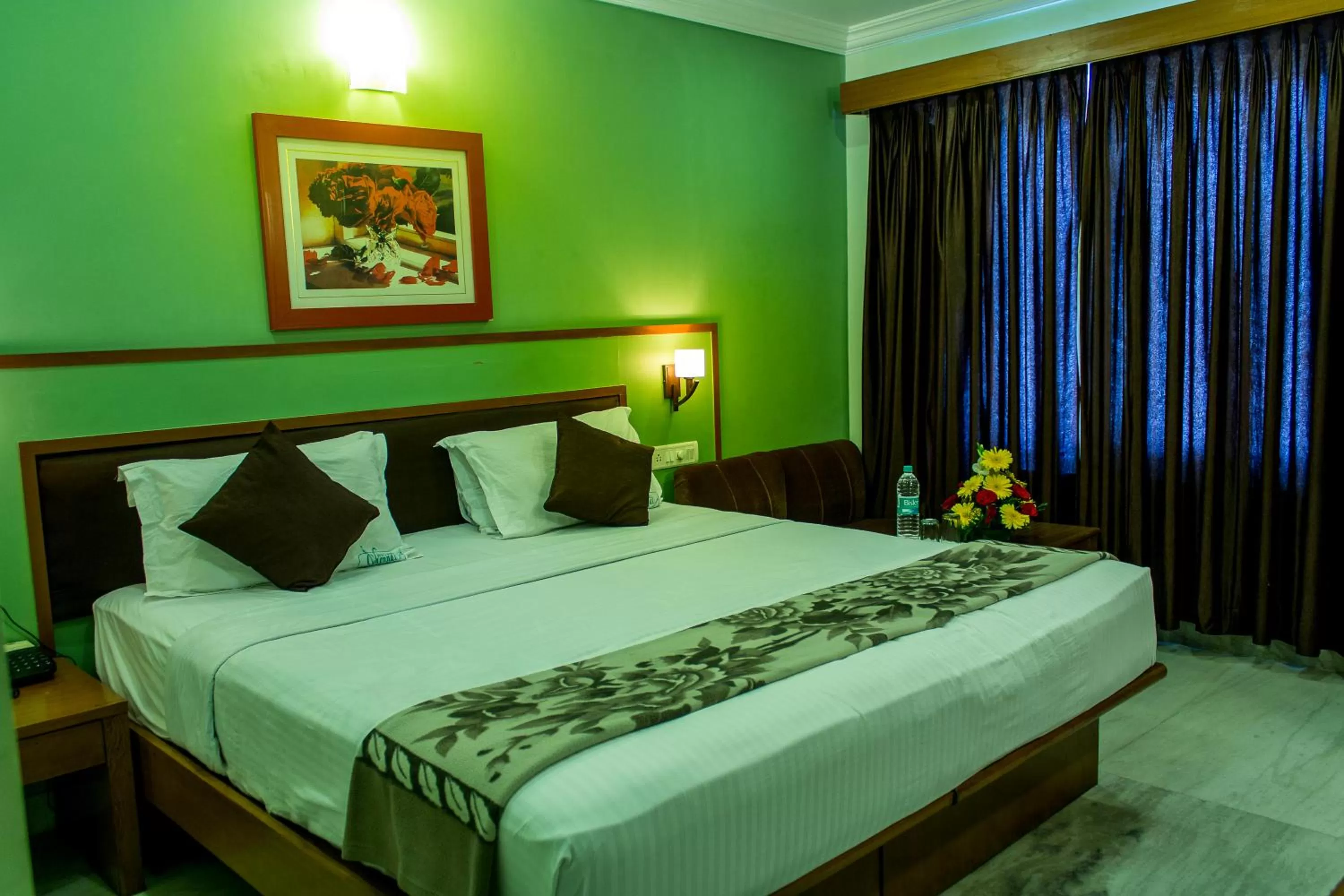Executive Double Room in Hotel Chennai Gate