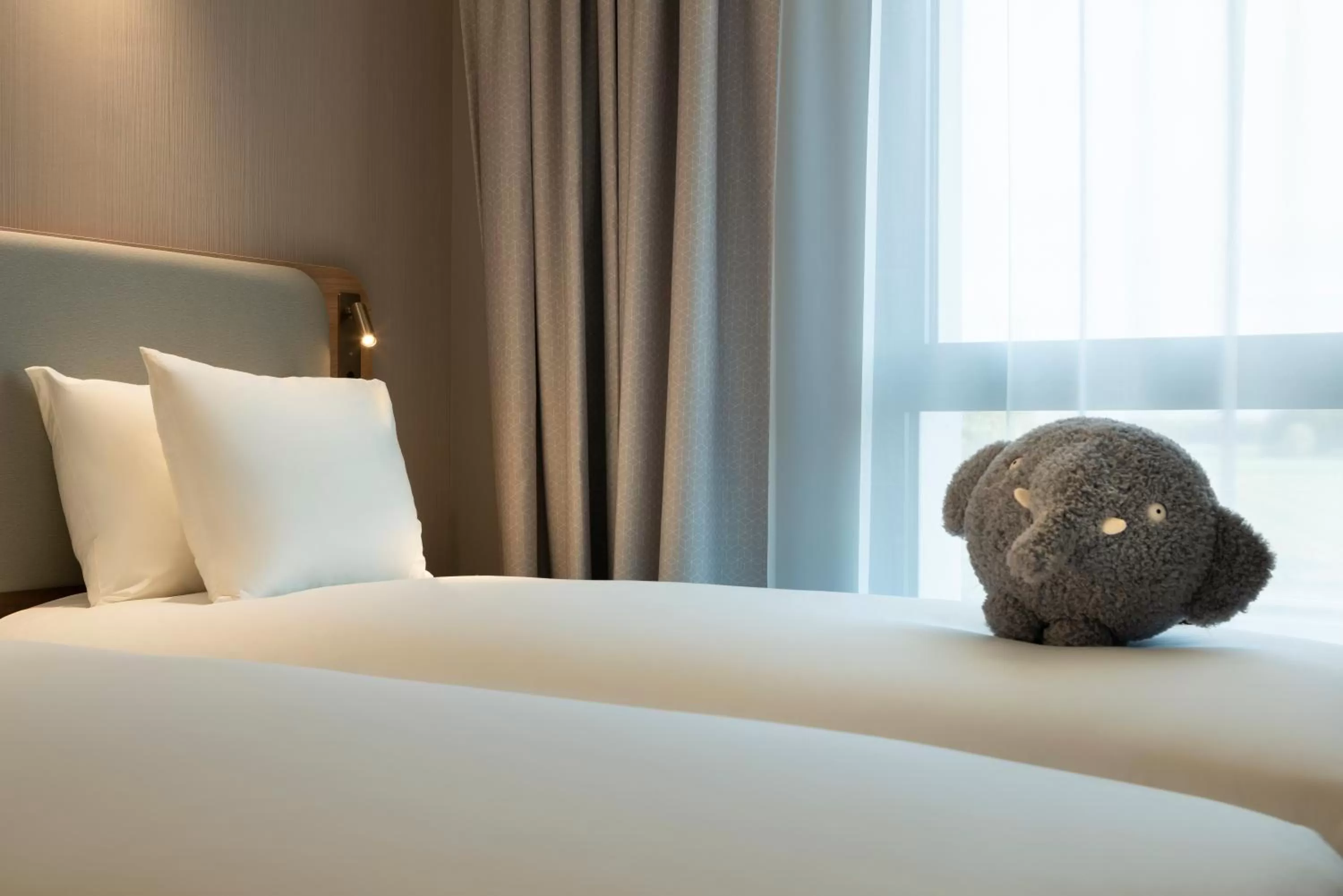 Standard Twin Room with Free Breakfast in Holiday Inn Express - Marne-la-Vallée Val d'Europe by IHG