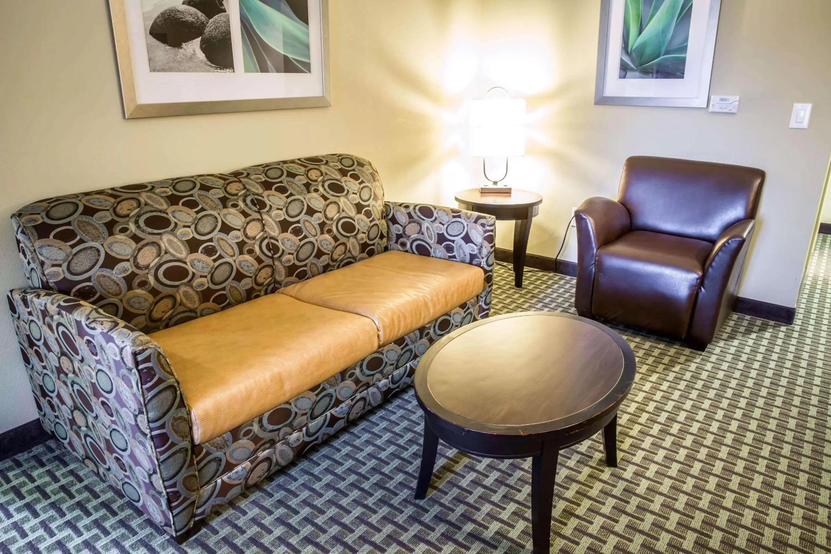 King Suite with Spa Bath - Non-Smoking in Comfort Suites New Bern near Cherry Point