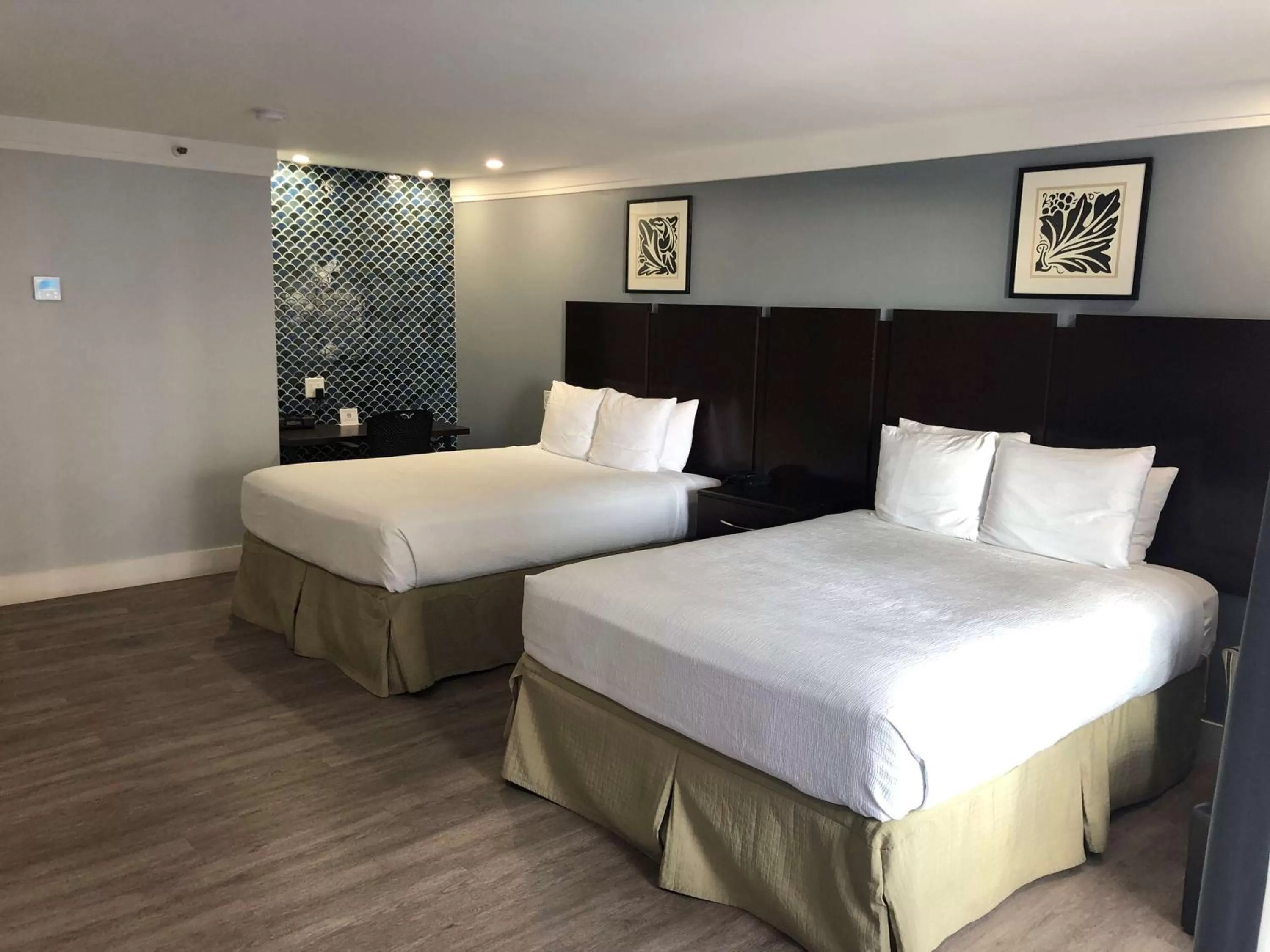 Queen Room with Two Queen Beds - Non-Smoking in Best Western Plus Dana Point Inn-by-the-Sea