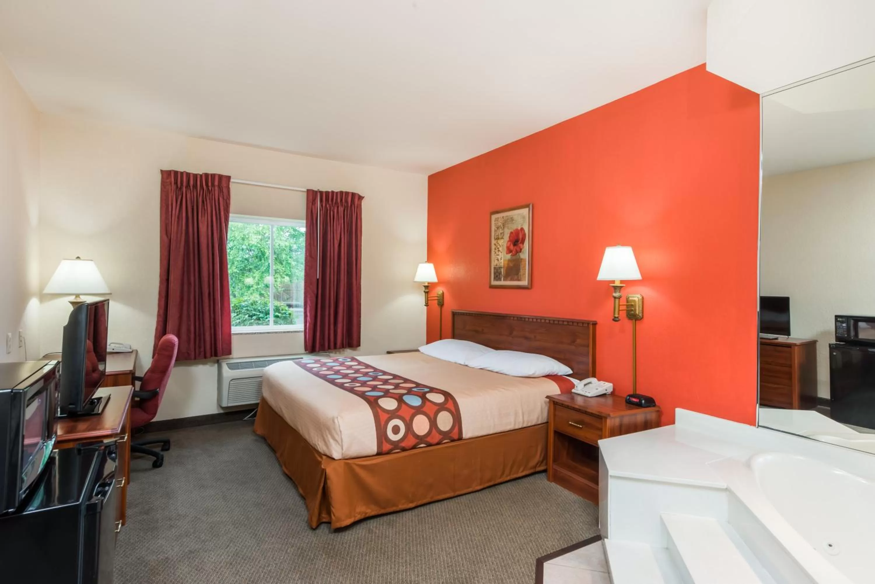 King Suite with Hot Tub - Smoking in Super 8 by Wyndham St Robert Ft Leonard Wood Area