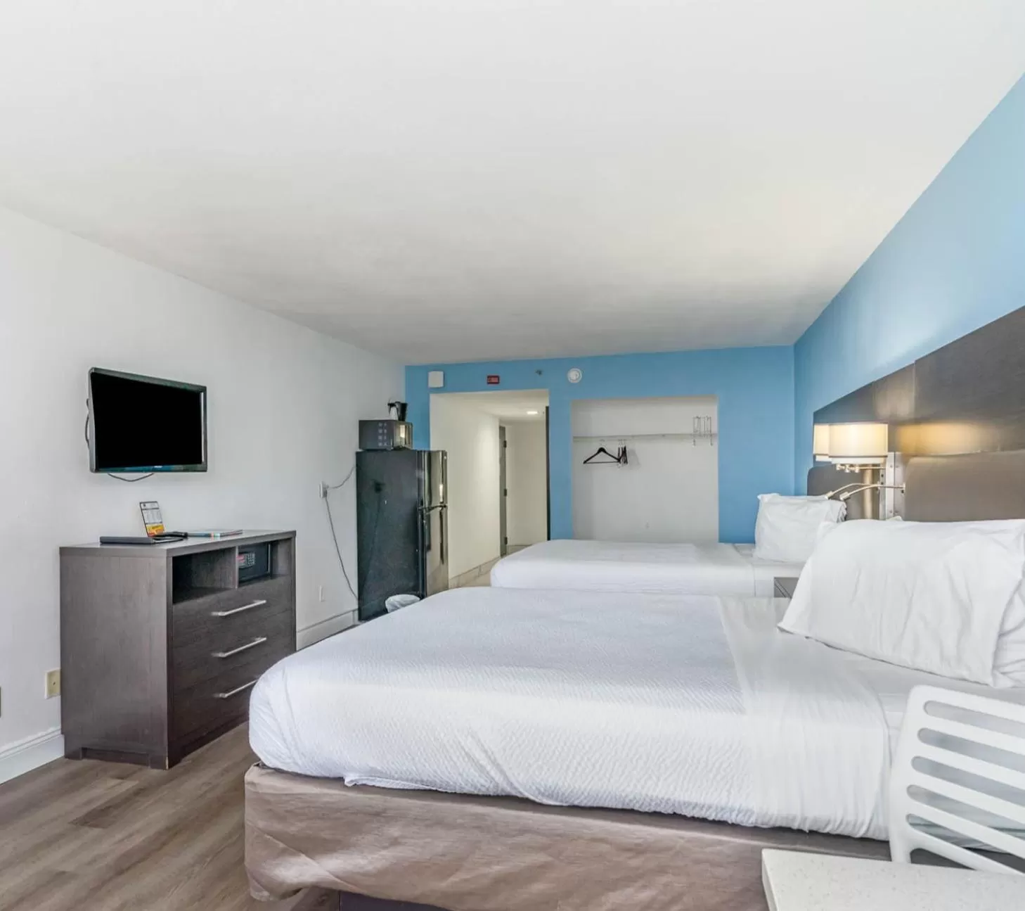 Premier Window Ocean Front 2 Queen Beds in Sun N Sand Resort