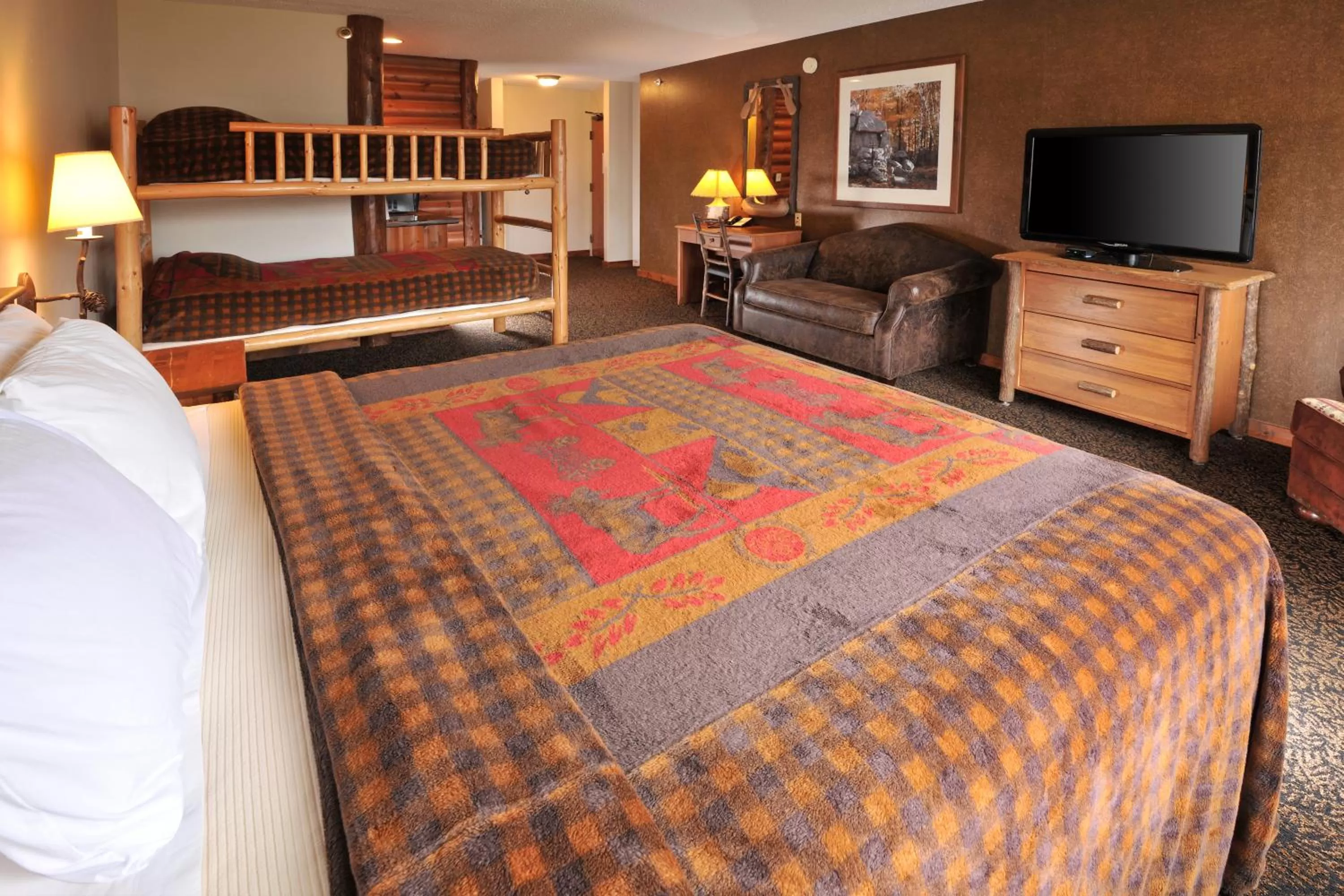 Family Suite in Cedar Creek Hotel Wausau - Rothschild
