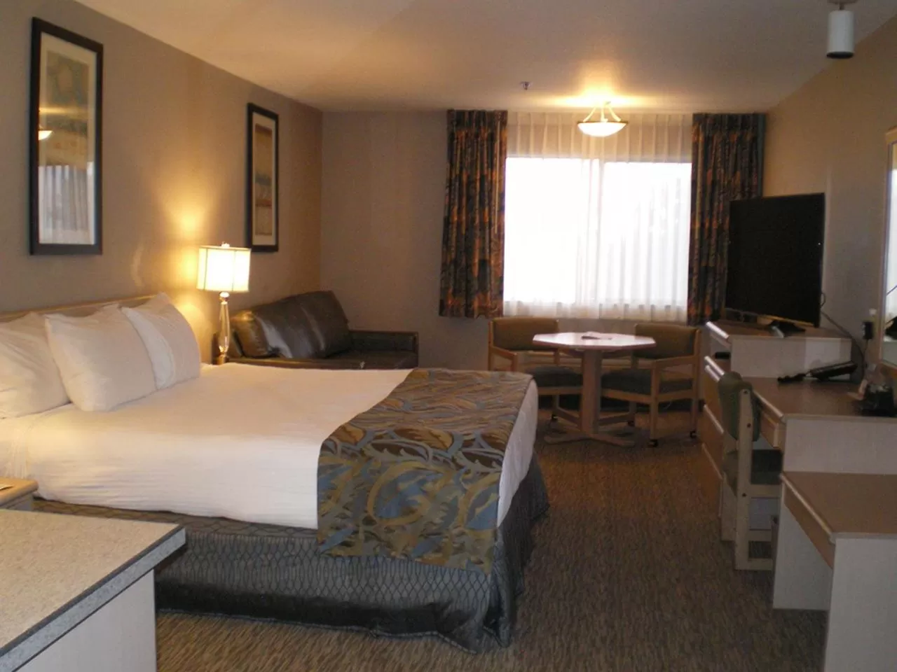 King Room with Sofa Bed in Shilo Inn Suites Hotel - Nampa Suites