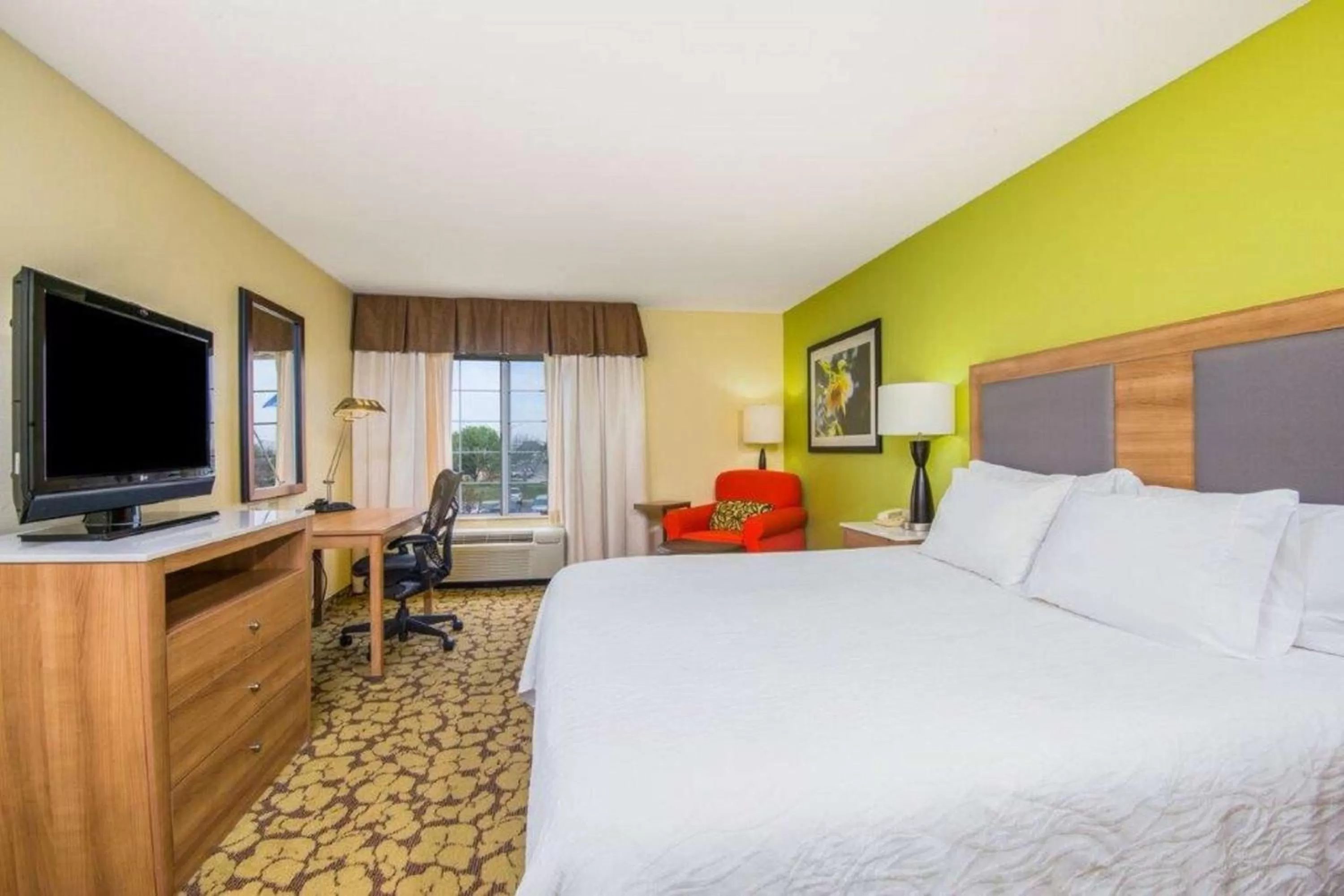 King Room - Hearing Access in Hilton Garden Inn Wichita