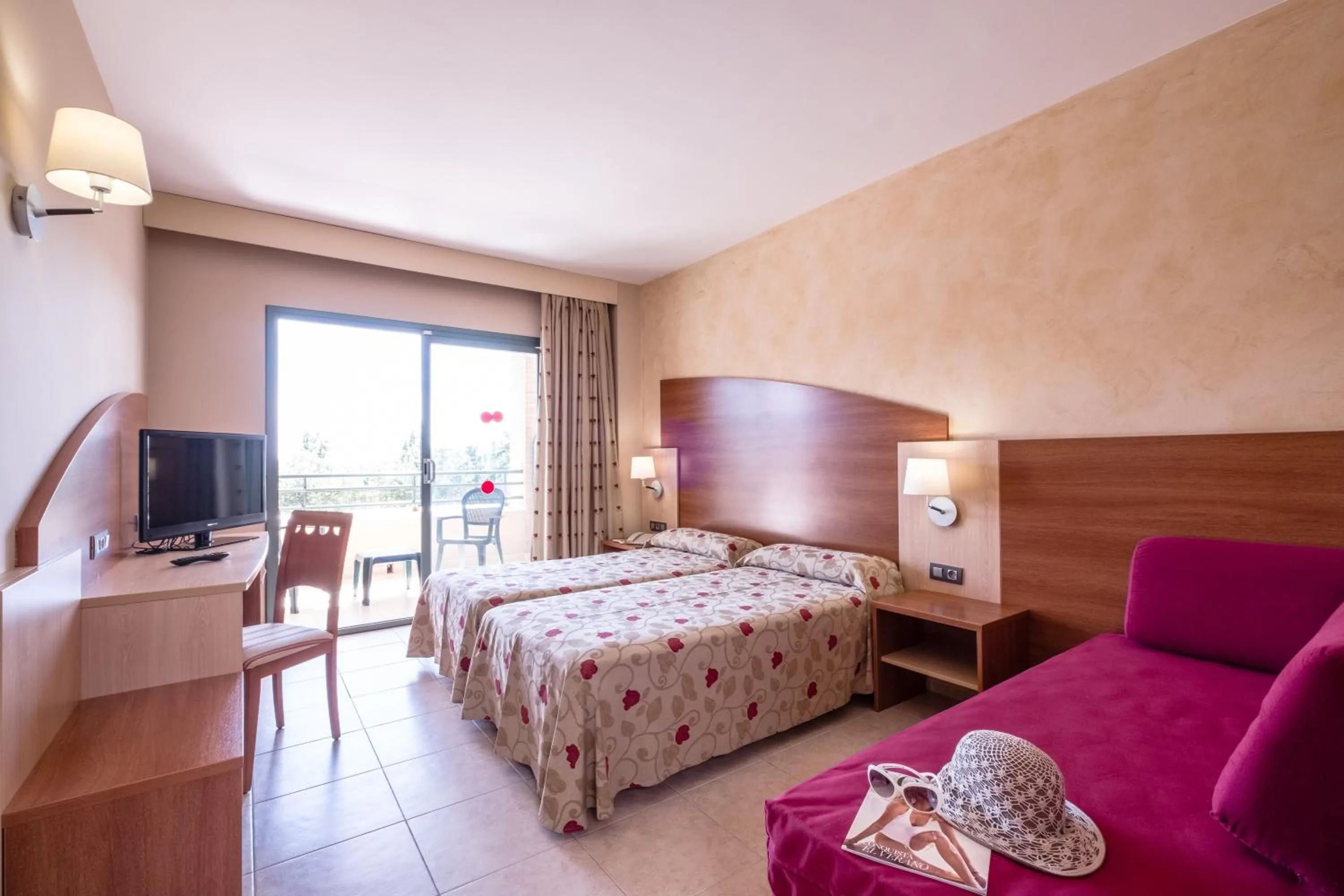 Standard Room with Pool view in Hotel California Palace