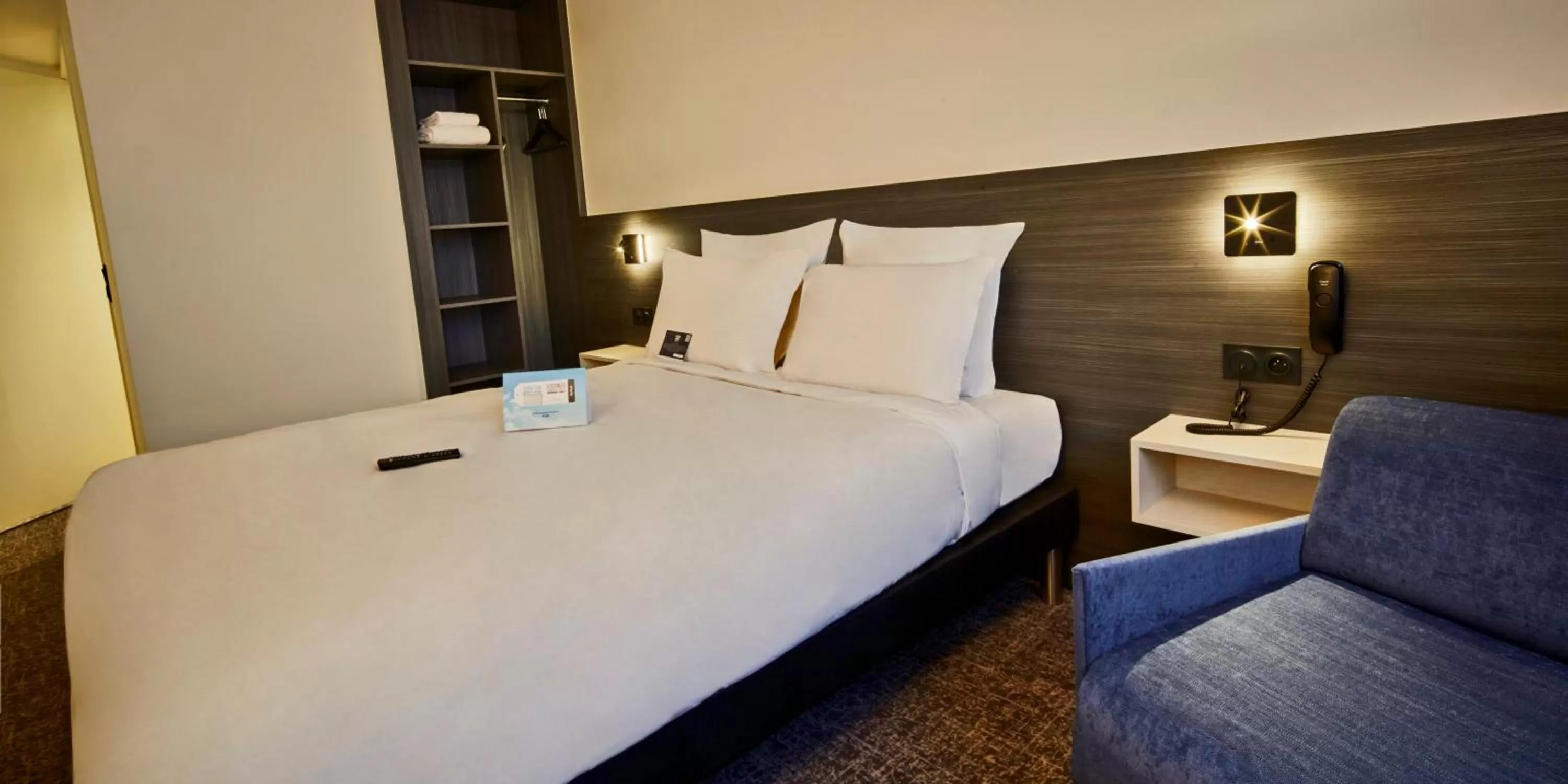 1 Double Bed - Superior Room in Kyriad Combs-La-Ville - Senart