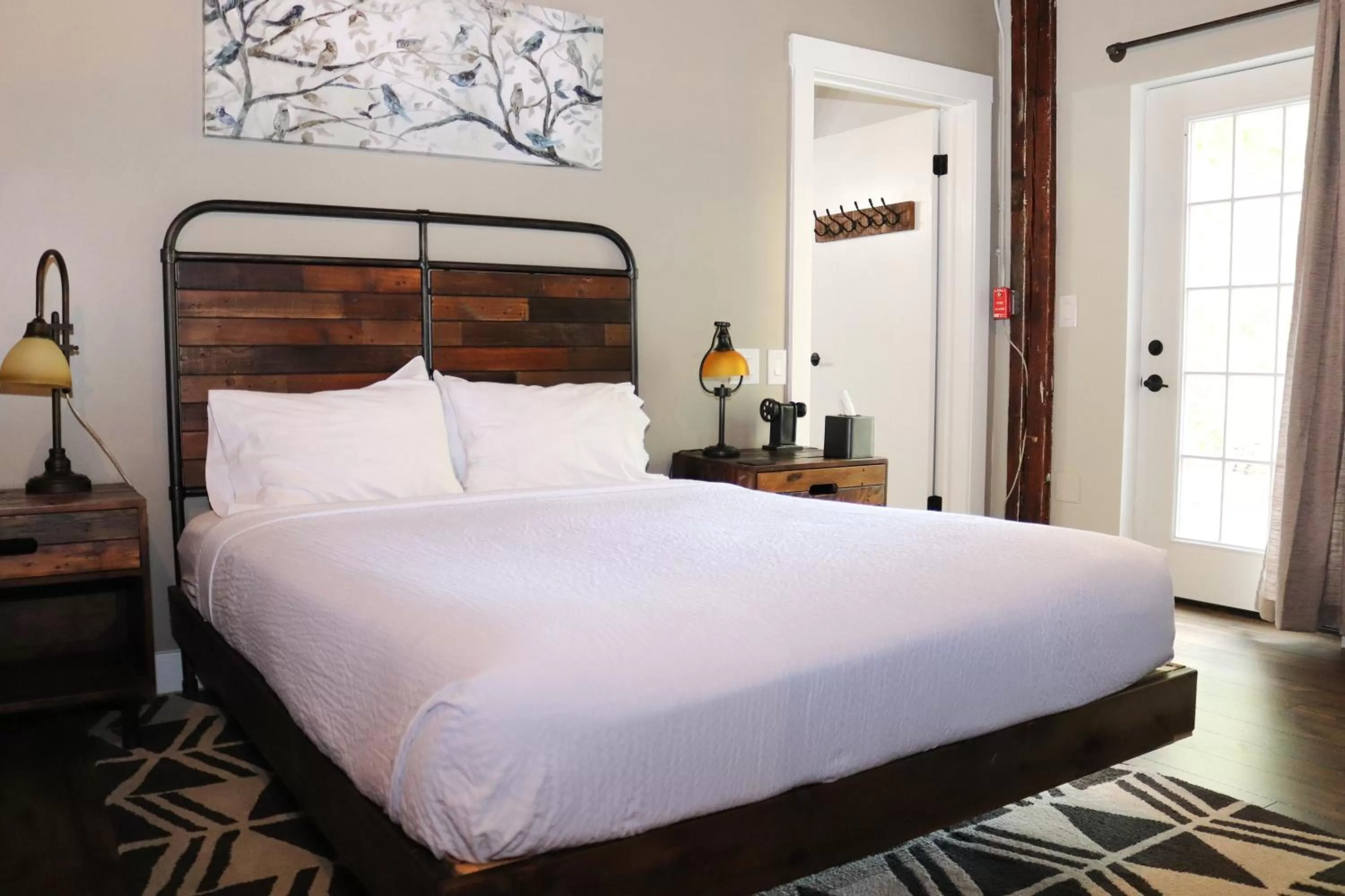 Standard Queen Room in Old Mill Inn