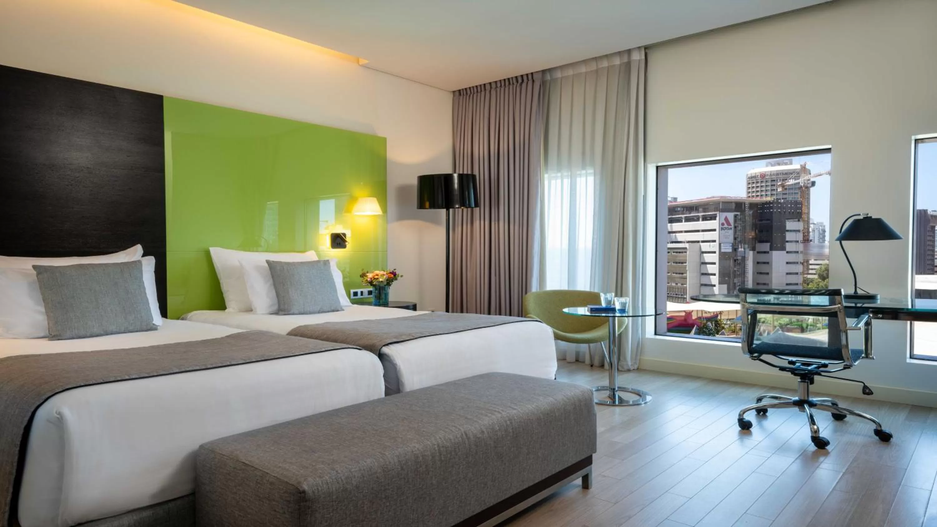 Premier Twin Room - Non-Smoking in Crowne Plaza Tel Aviv City Center by IHG