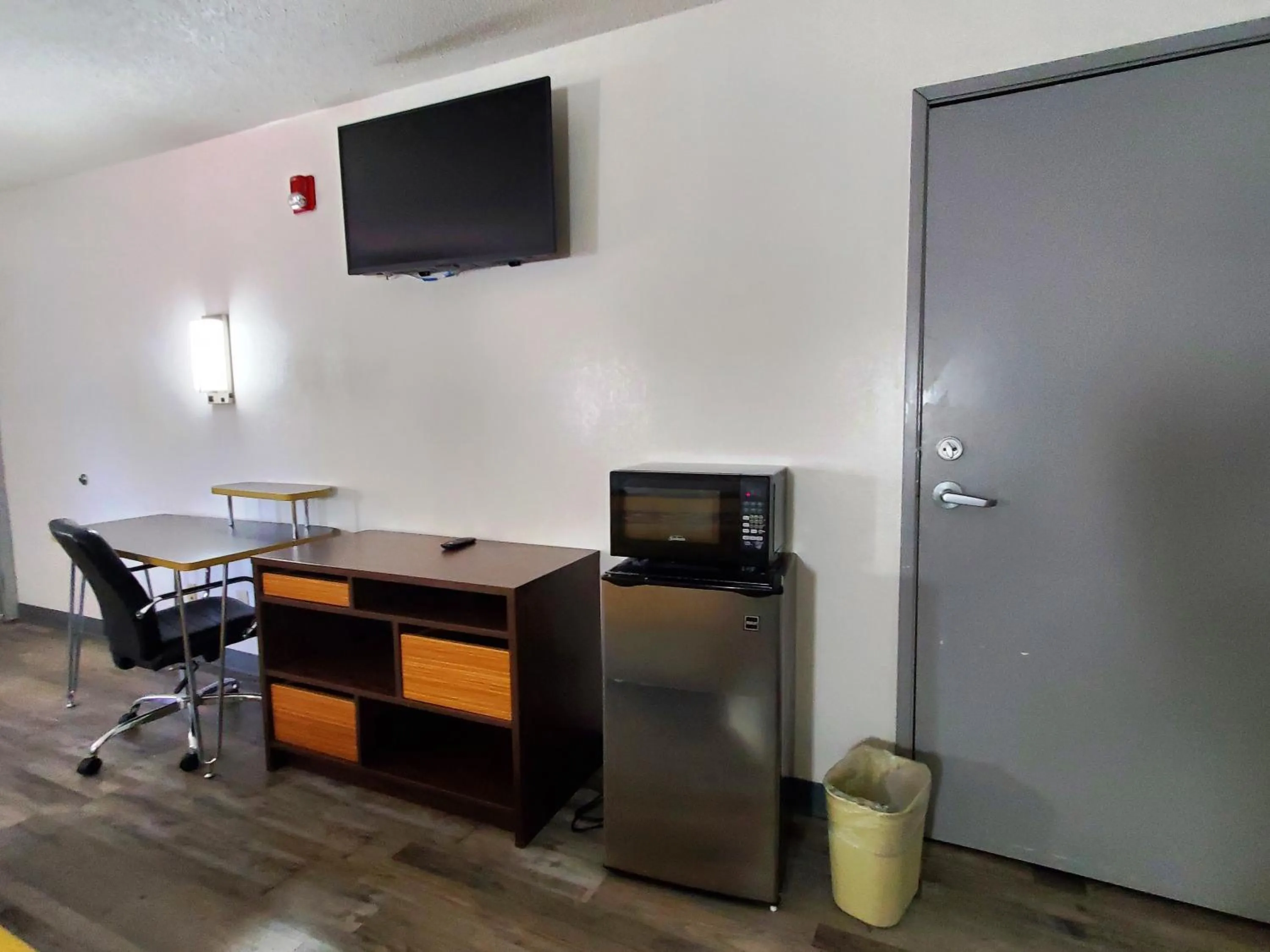 Deluxe Queen Room in Highland Inn