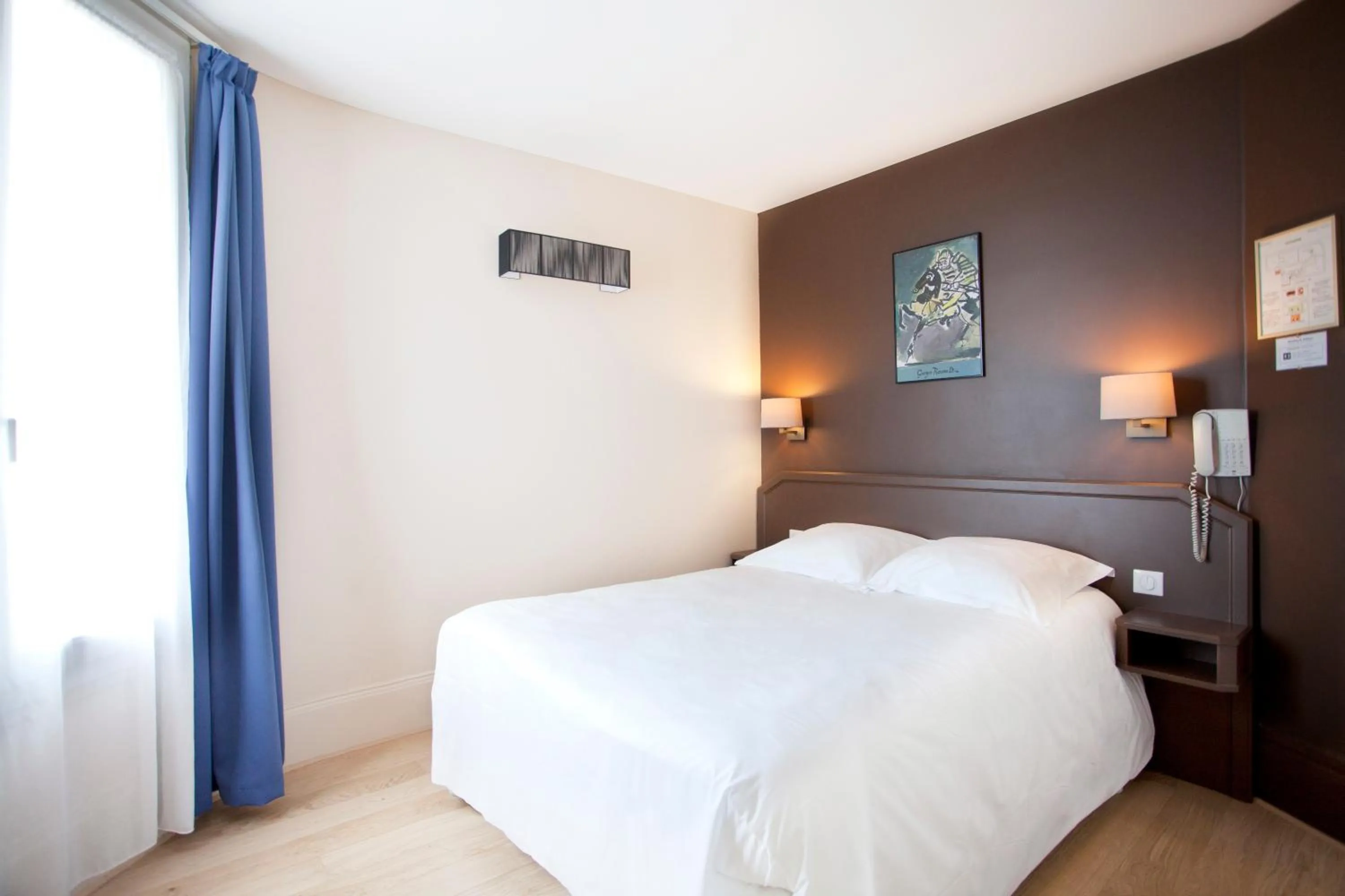 Bed in Nadaud Hotel