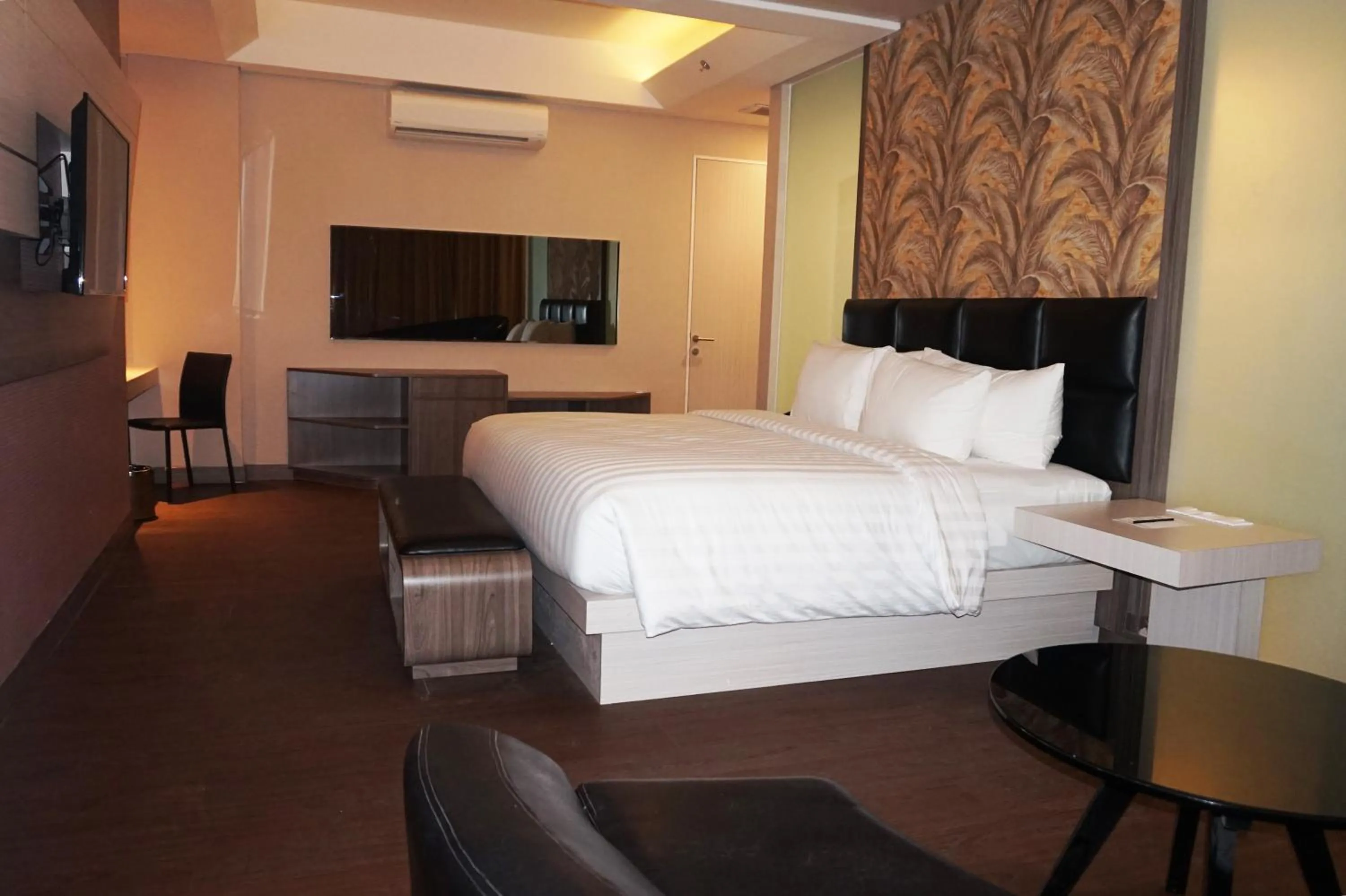 Suite in Luminor Hotel Jambi Kebun Jeruk By WH