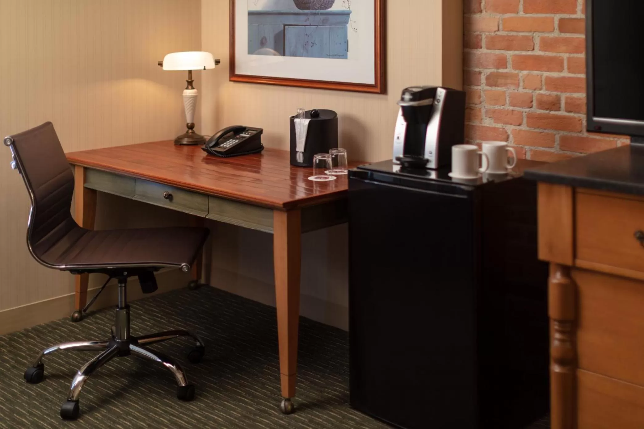 Deluxe King Room in St. Eugene Golf Resort & Casino