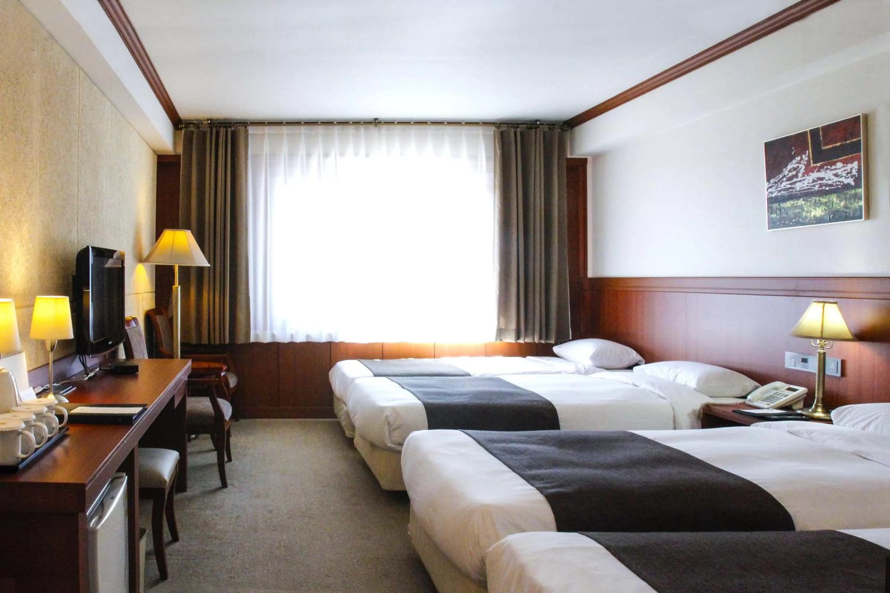 Quadruple Room with Lake View in Commodore Hotel Gyeongju