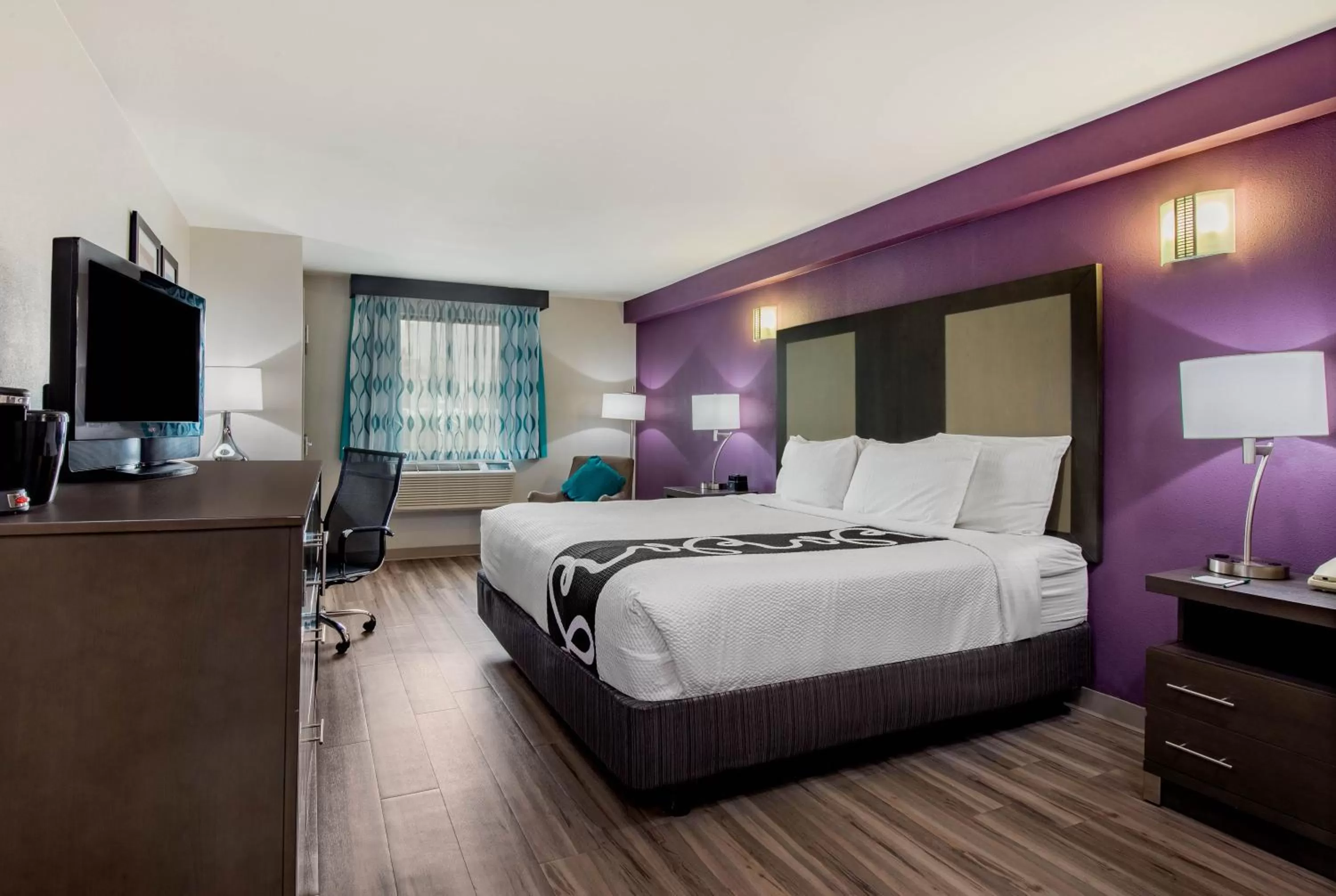 Deluxe King Room - Non-Smoking in La Quinta Inn by Wyndham West Long Branch NJ Shore Area