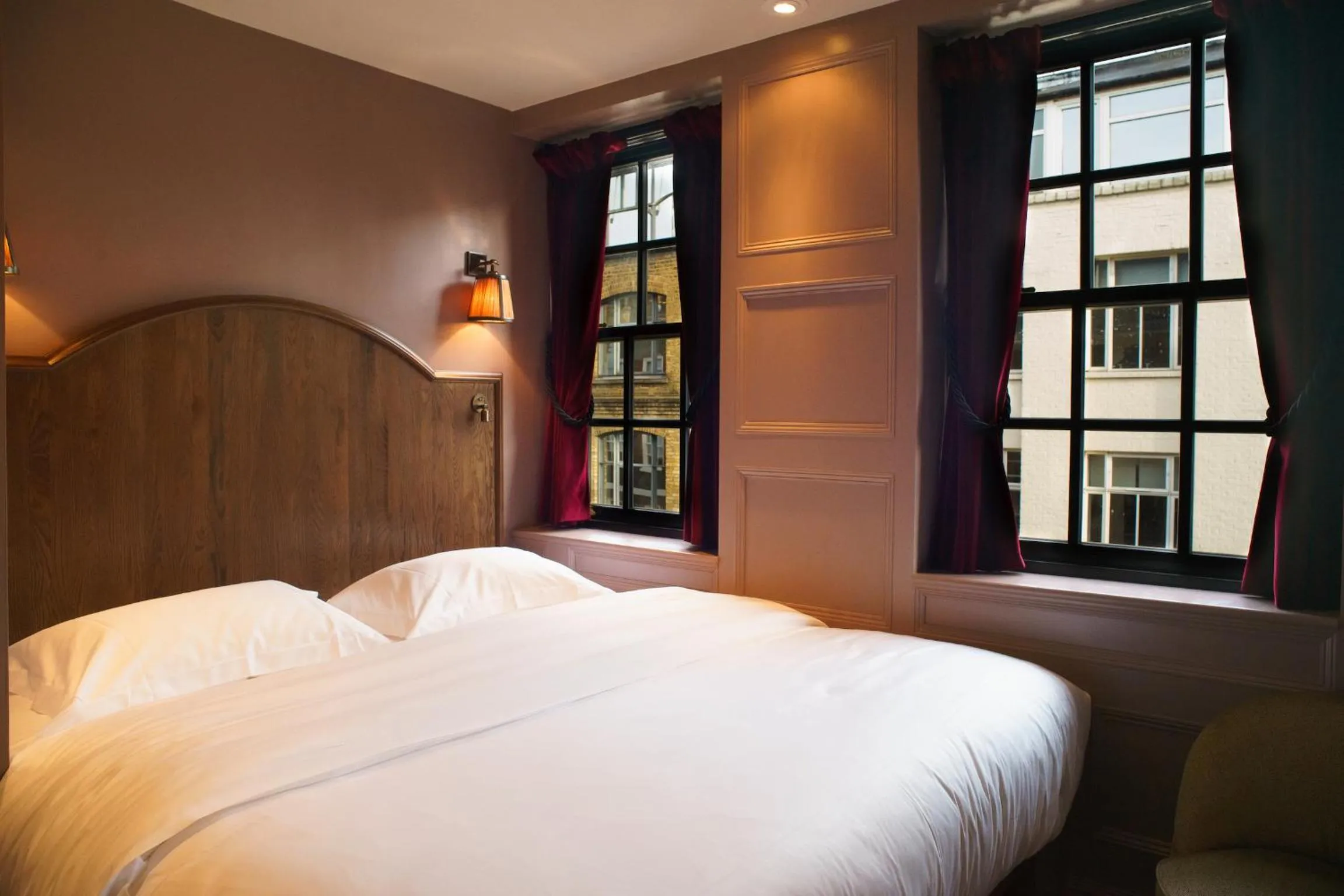 MiMi's Cozy in Mimi's Hotel Soho