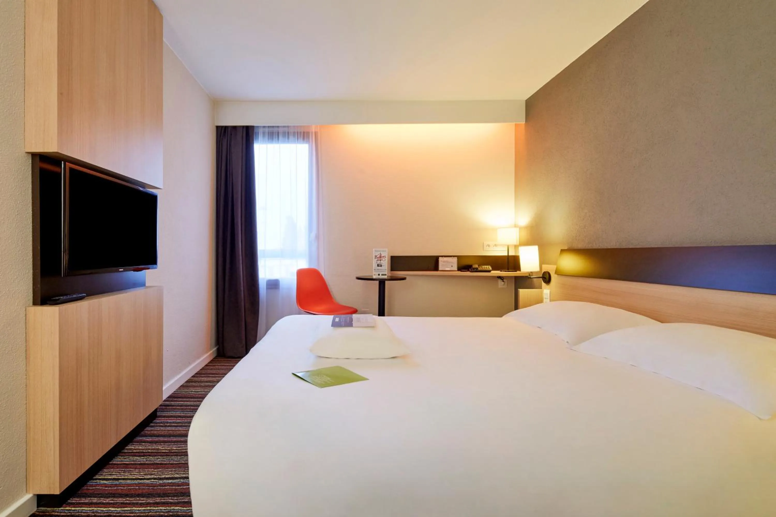 Double Room with 1 Double Bed in Kyriad Tours Sud - Chambray Lès Tours