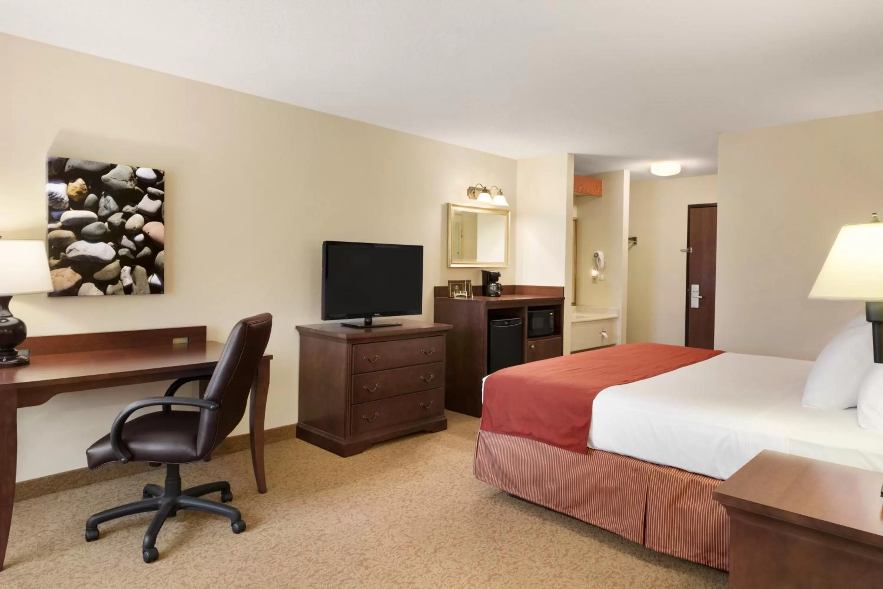 Executive King Room - Non-Smoking in Country Inn & Suites by Radisson, Cedar Rapids Airport, IA