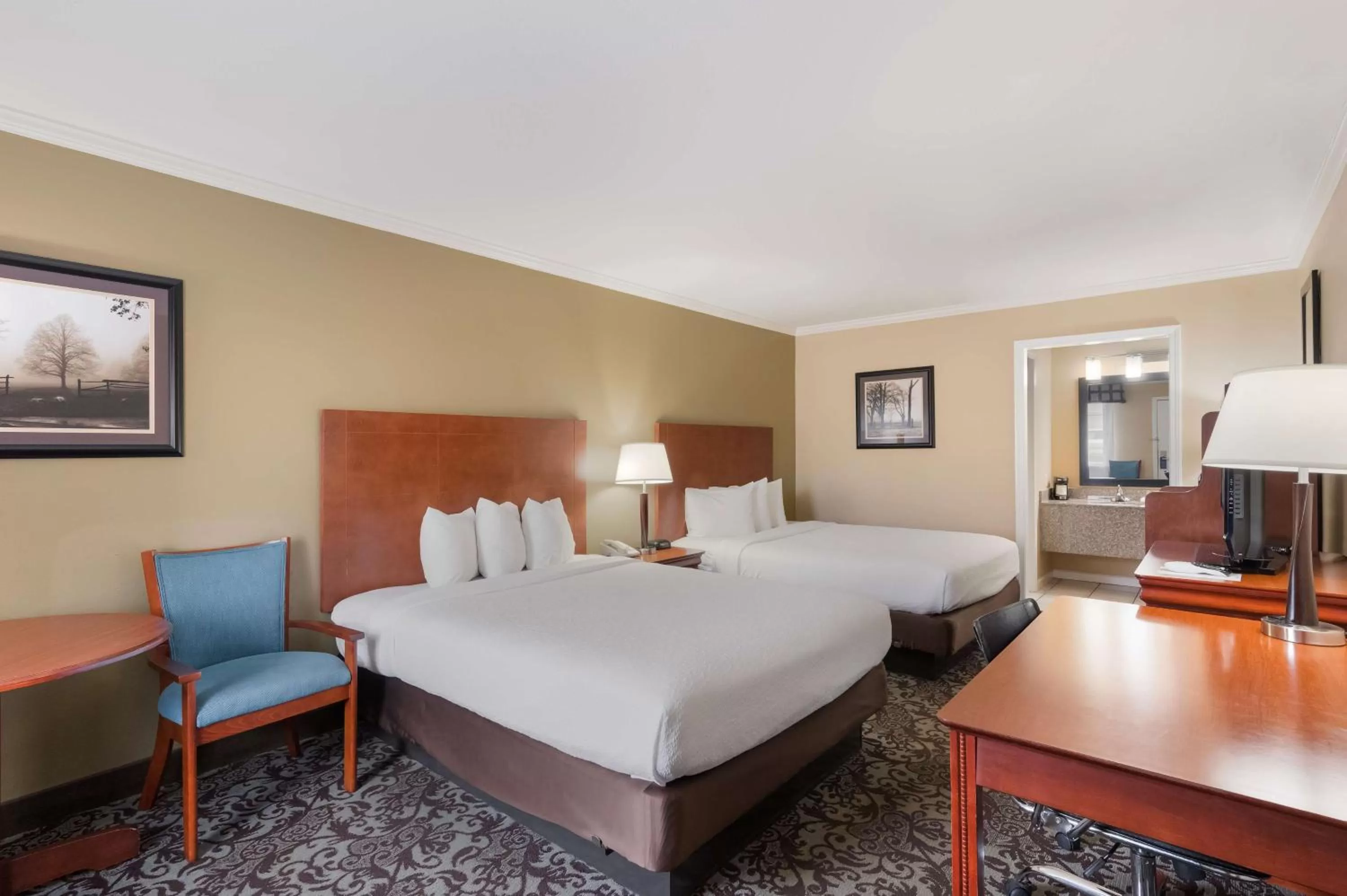 Queen Room with Two Queen Beds in Best Western Conway