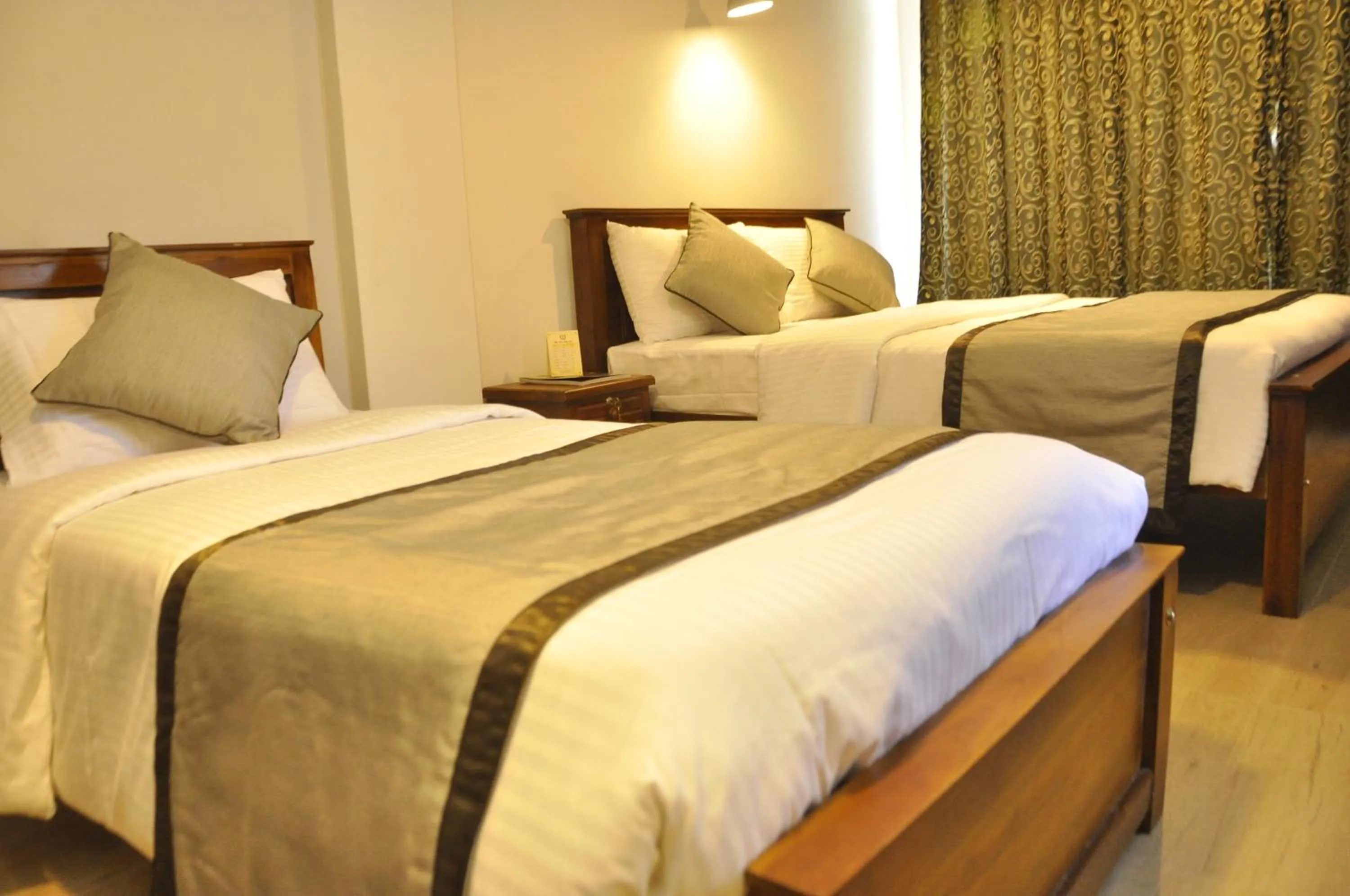 Deluxe Triple Room in Forest View Lodge
