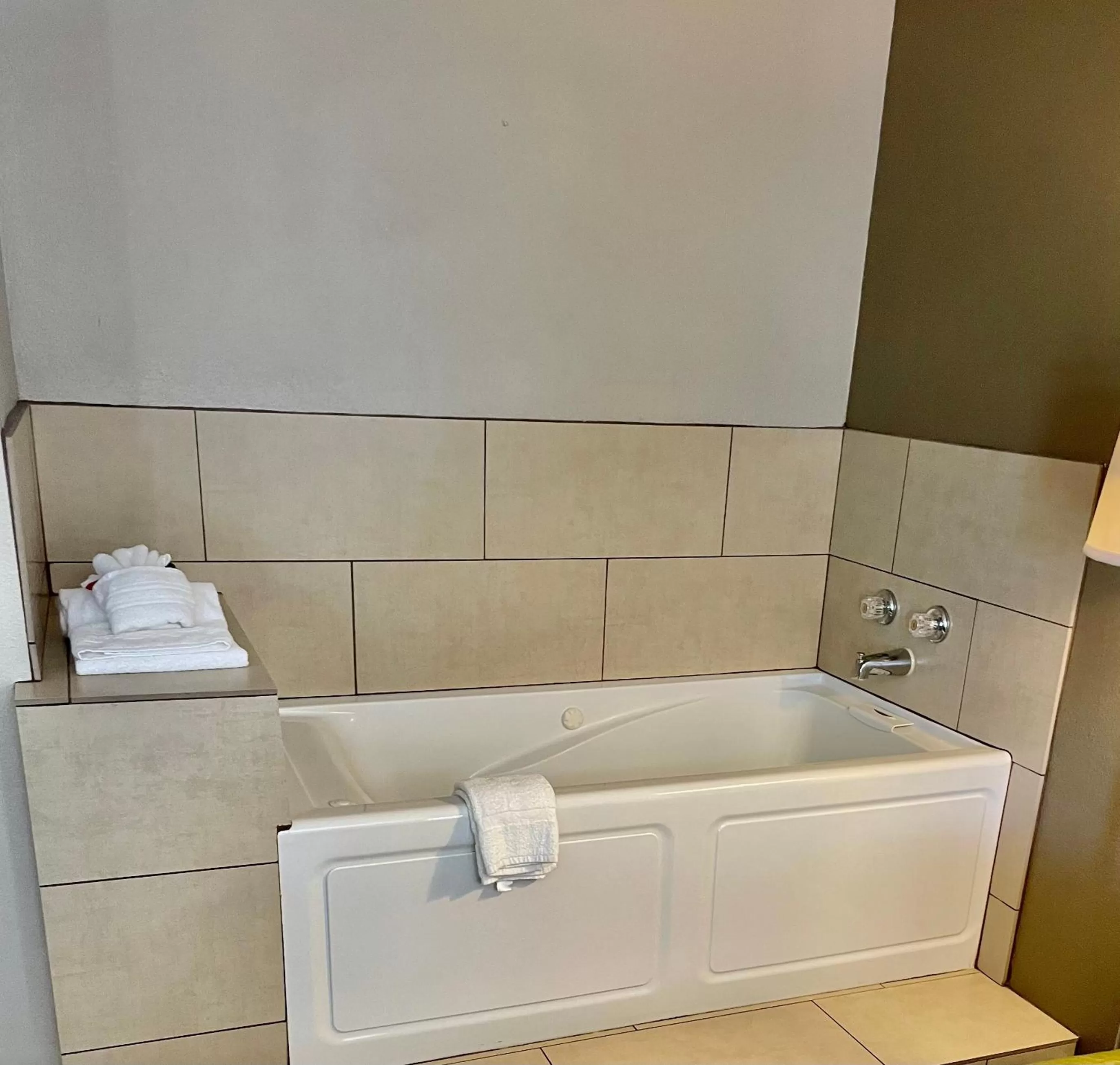 King Studio Suite - Non-Smoking in Super 8 by Wyndham Bay St. Louis