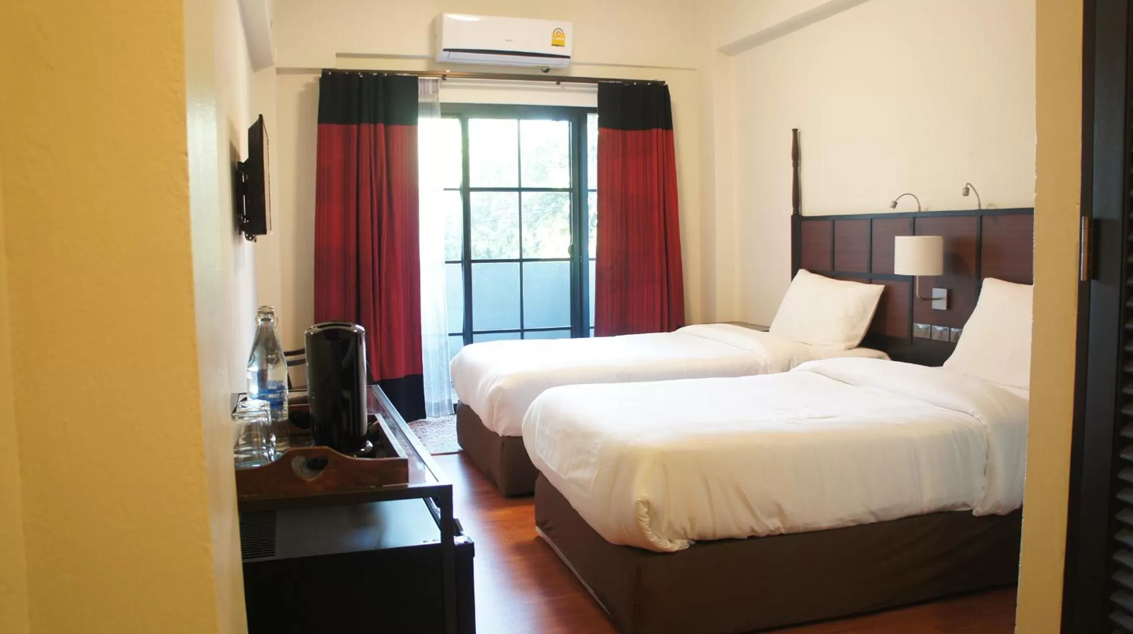Deluxe Twin Room in RCN Court & Inn