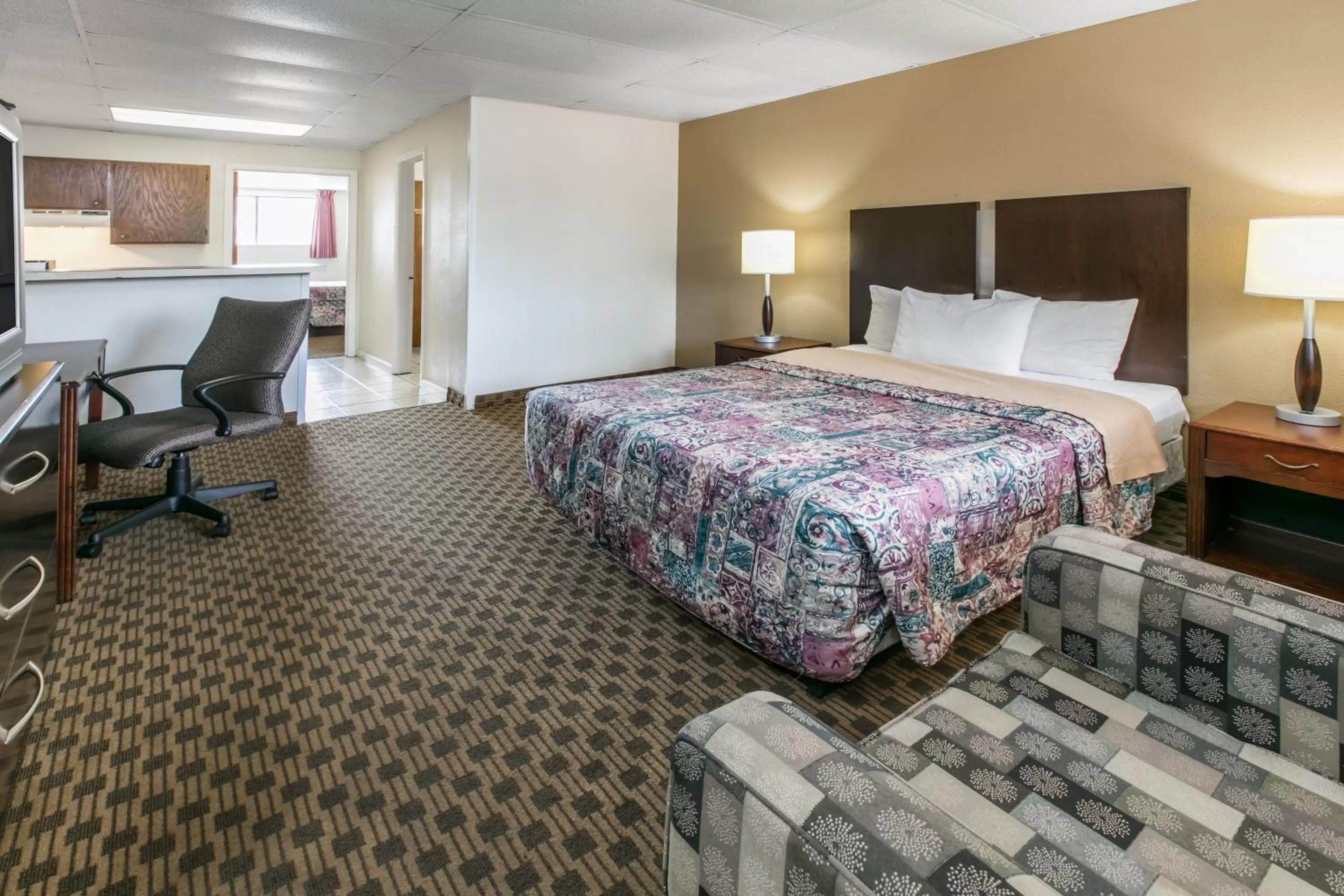 Deluxe Queen Room with Two Queen Beds - Non-Smoking in Knights Inn Longview