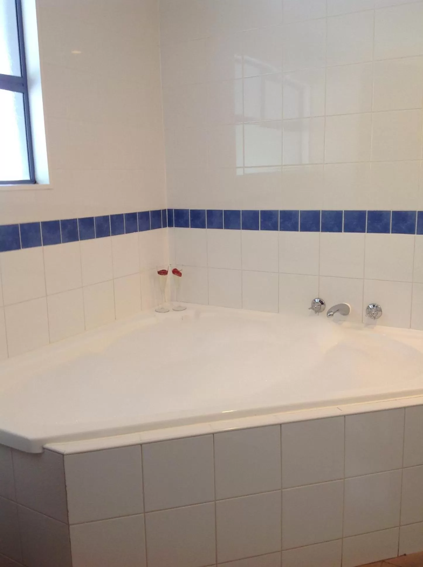 Premium Studio with Spa and Lake View in Sails on the Lake