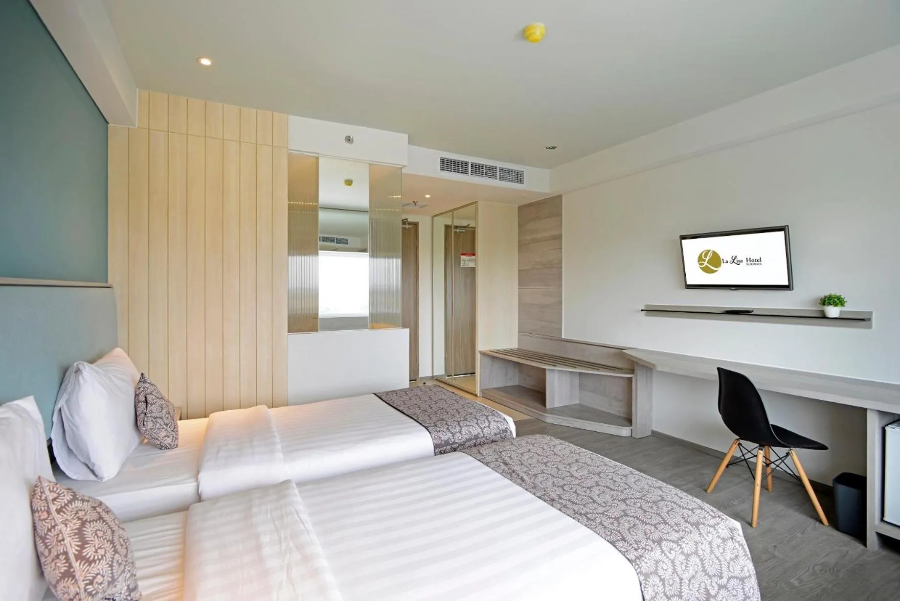 Superior Double or Twin Room in La Lisa Hotel Surabaya