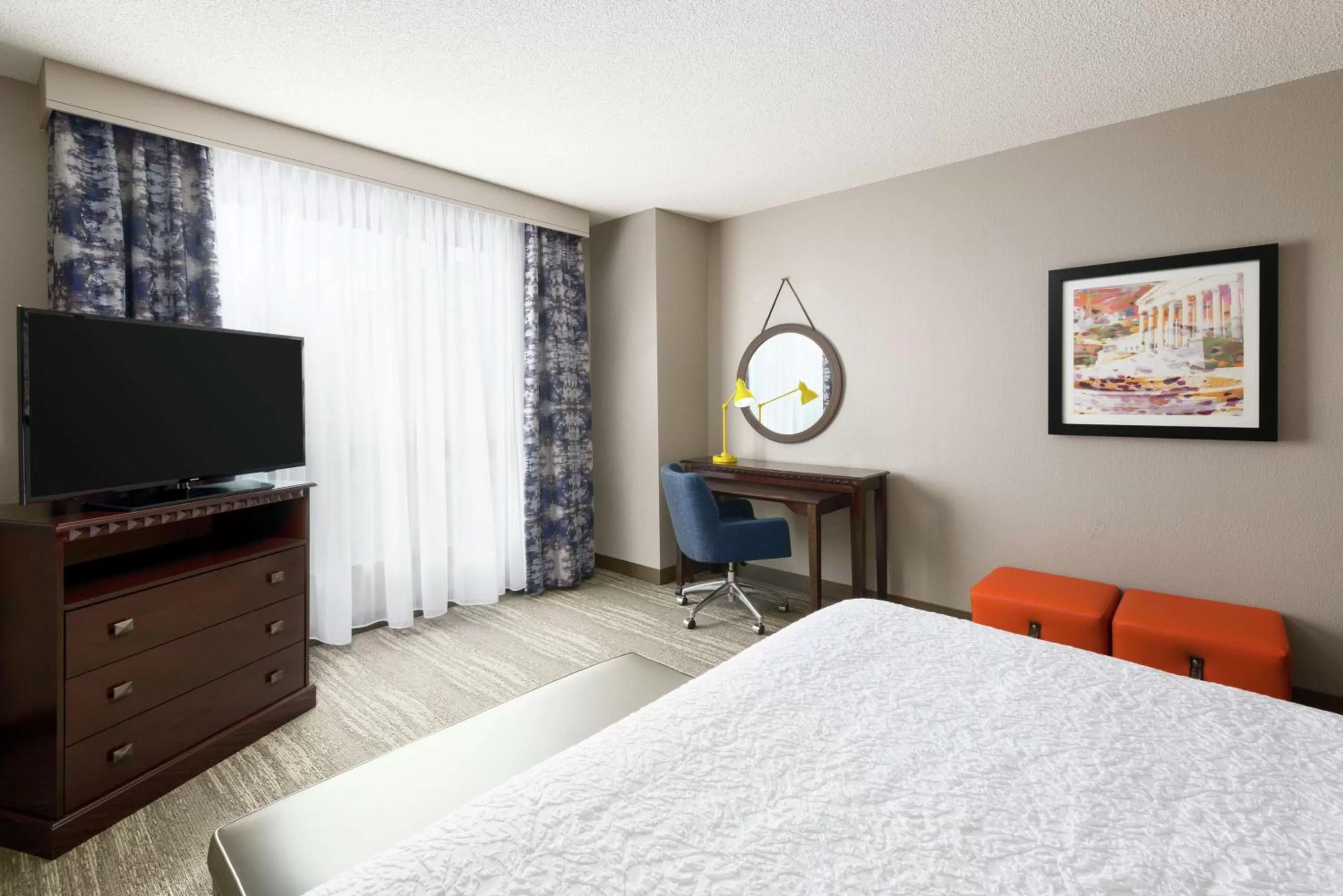 King Room with Roll-In Shower - Mobility and Hearing Access/Non-Smoking in Hampton Inn & Suites National Harbor/Alexandria Area