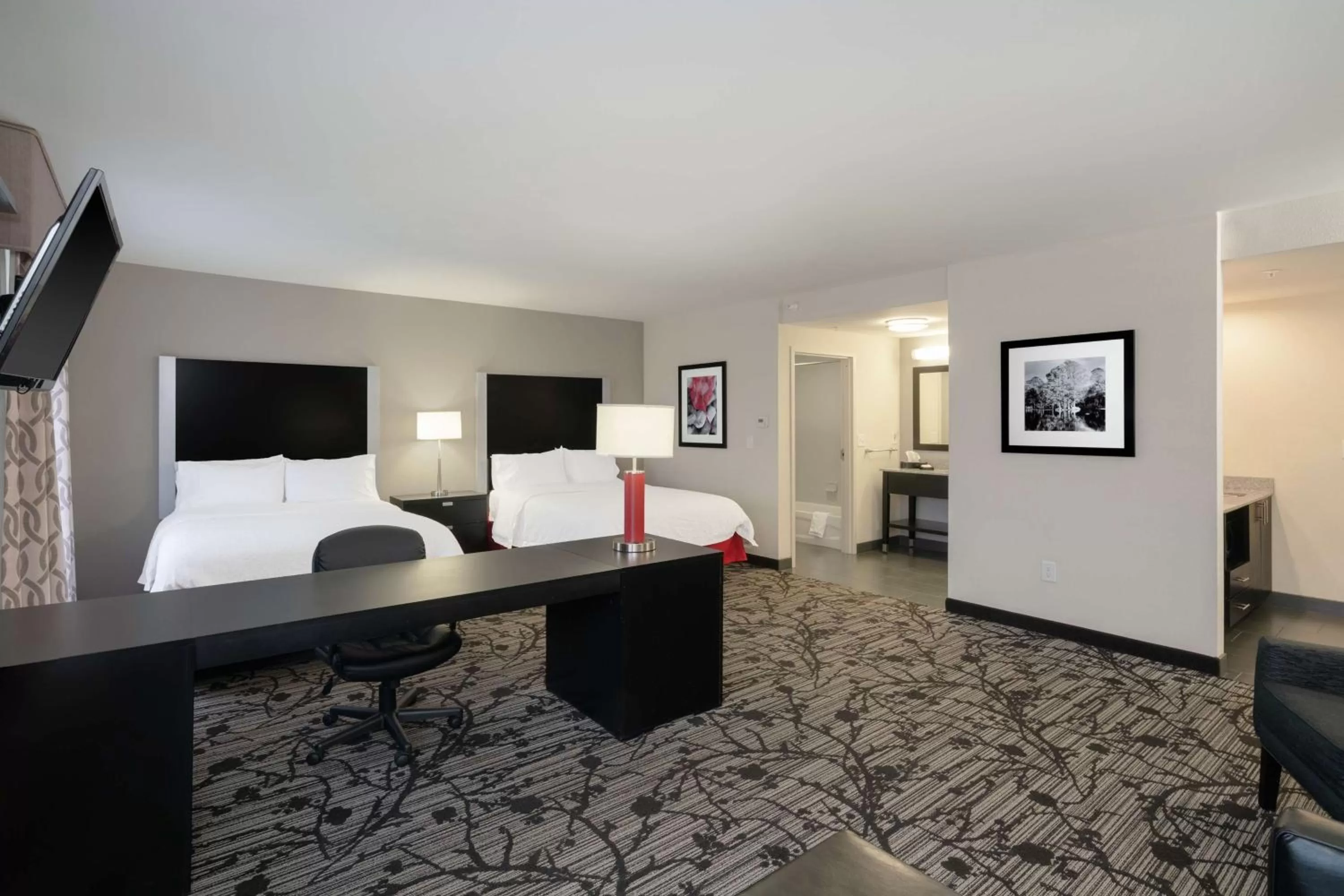 Queen Suite with Two Queen Beds - Hearing Accessible - Non-Smoking in Hampton Inn and Suites Roanoke Airport/Valley View Mall
