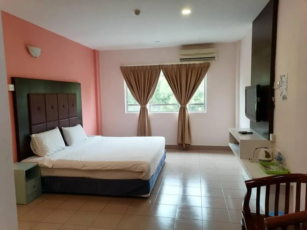 Deluxe King Room in S2 Hotel