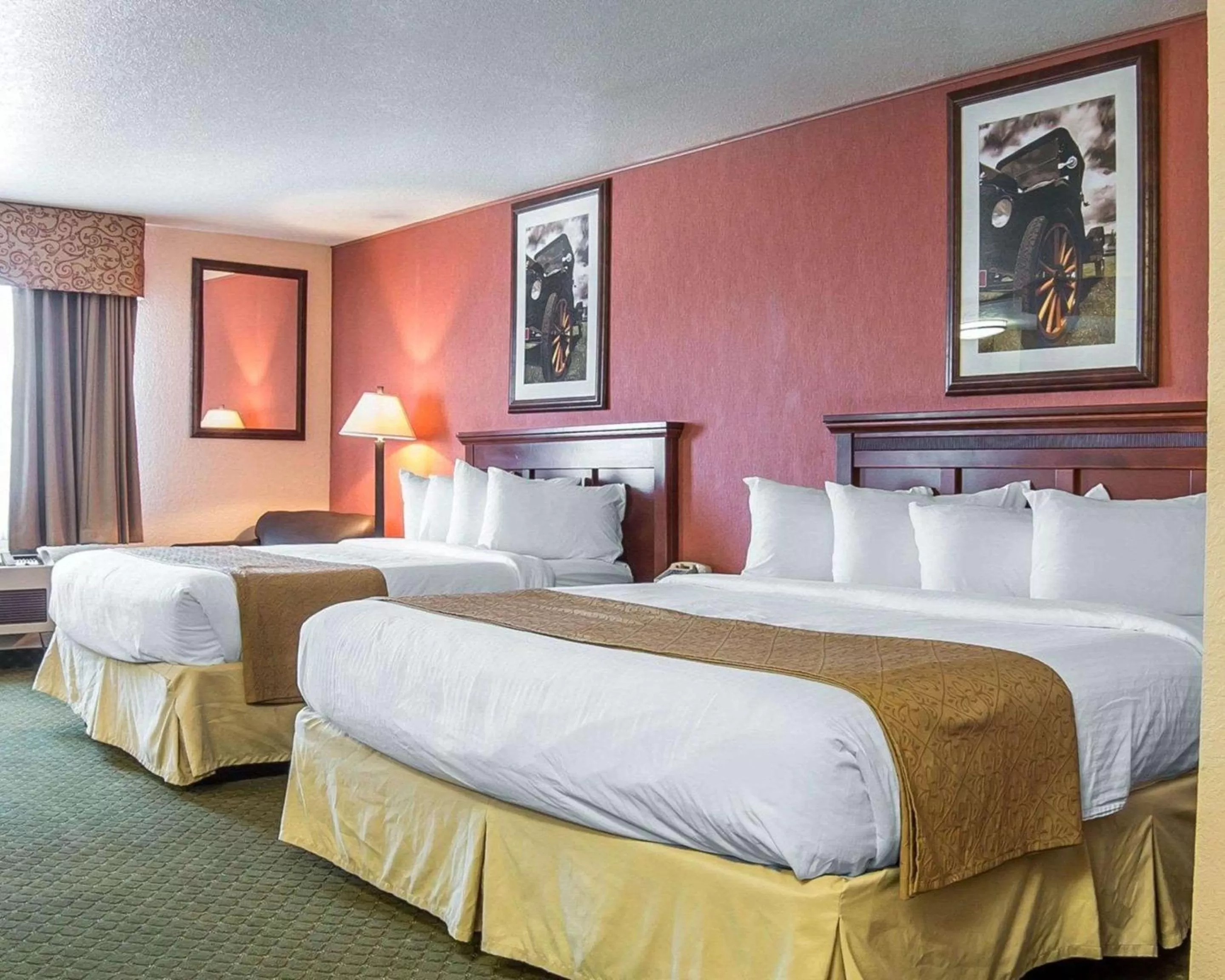 Quadruple Room with One King Room and One Queen Room - Accessible/Non-Smoking in Quality Inn Winnemucca - Model T Casino