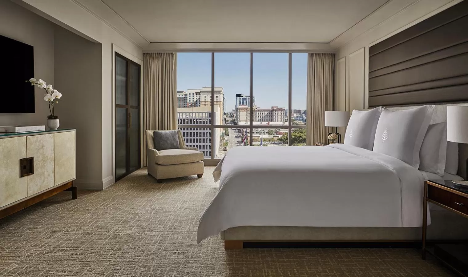 One-Bedroom King Suite with City View in Four Seasons Hotel Austin