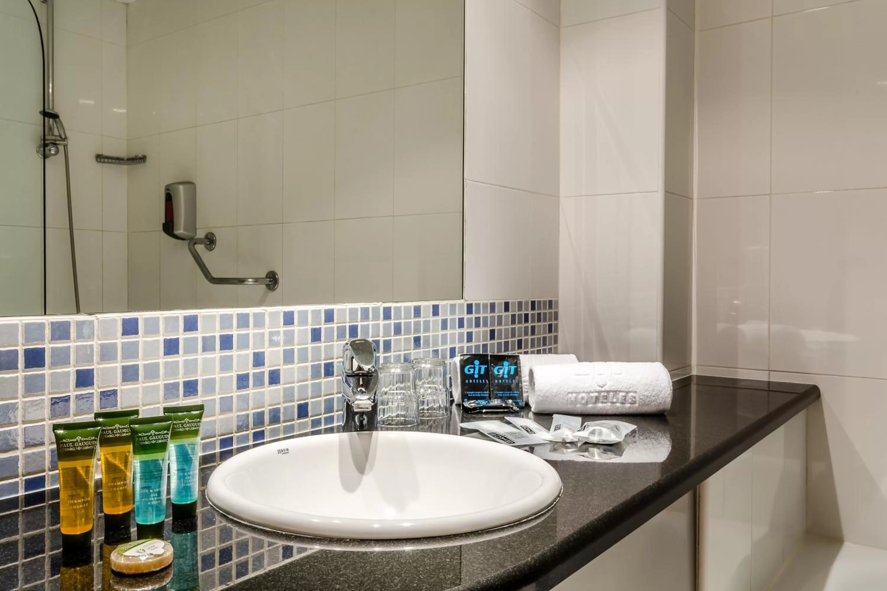 Double Room with Extra Bed in Hotel YIT Ciudad De Zaragoza