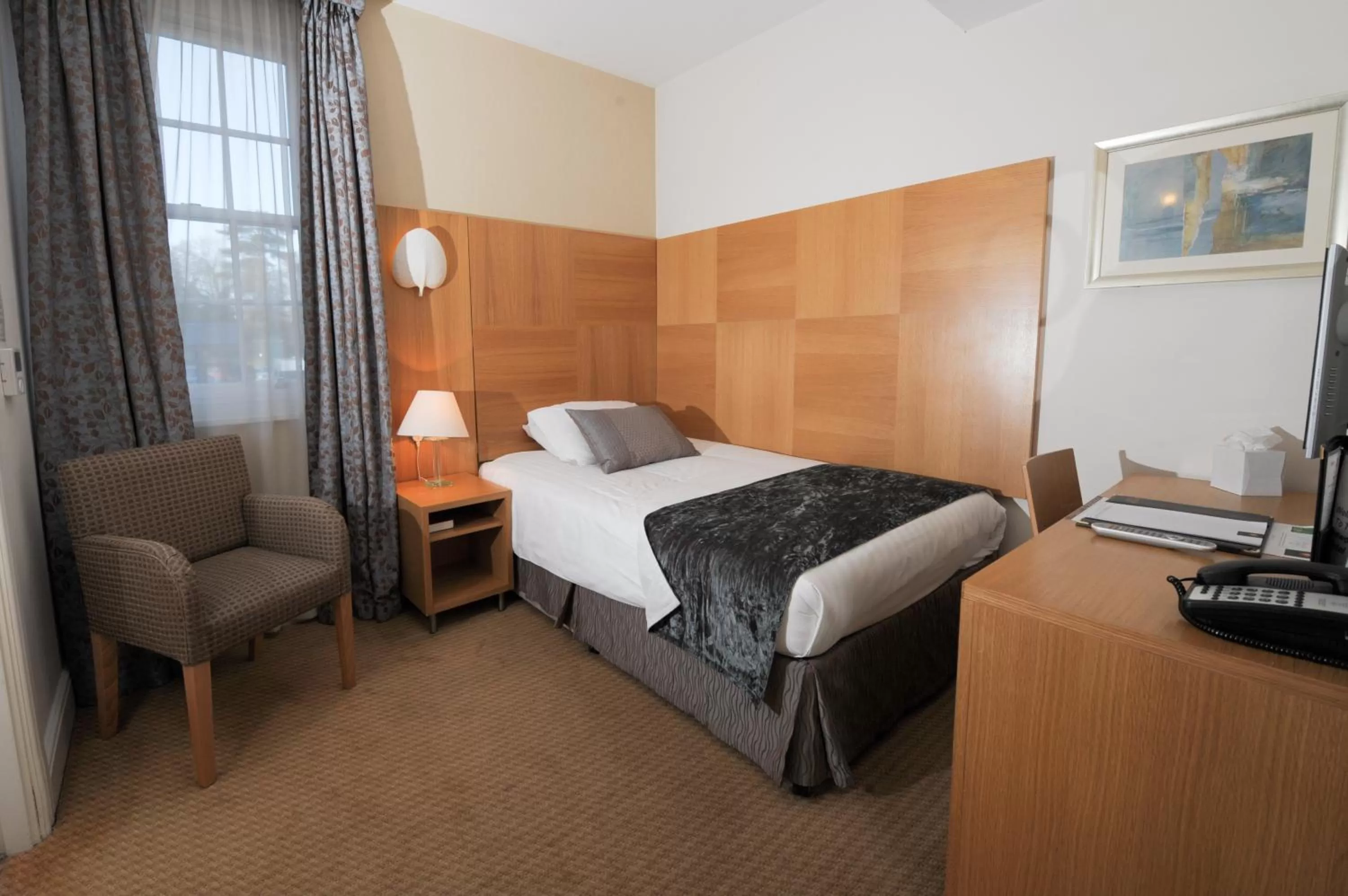 Single Room including parking in The Pinewood Hotel