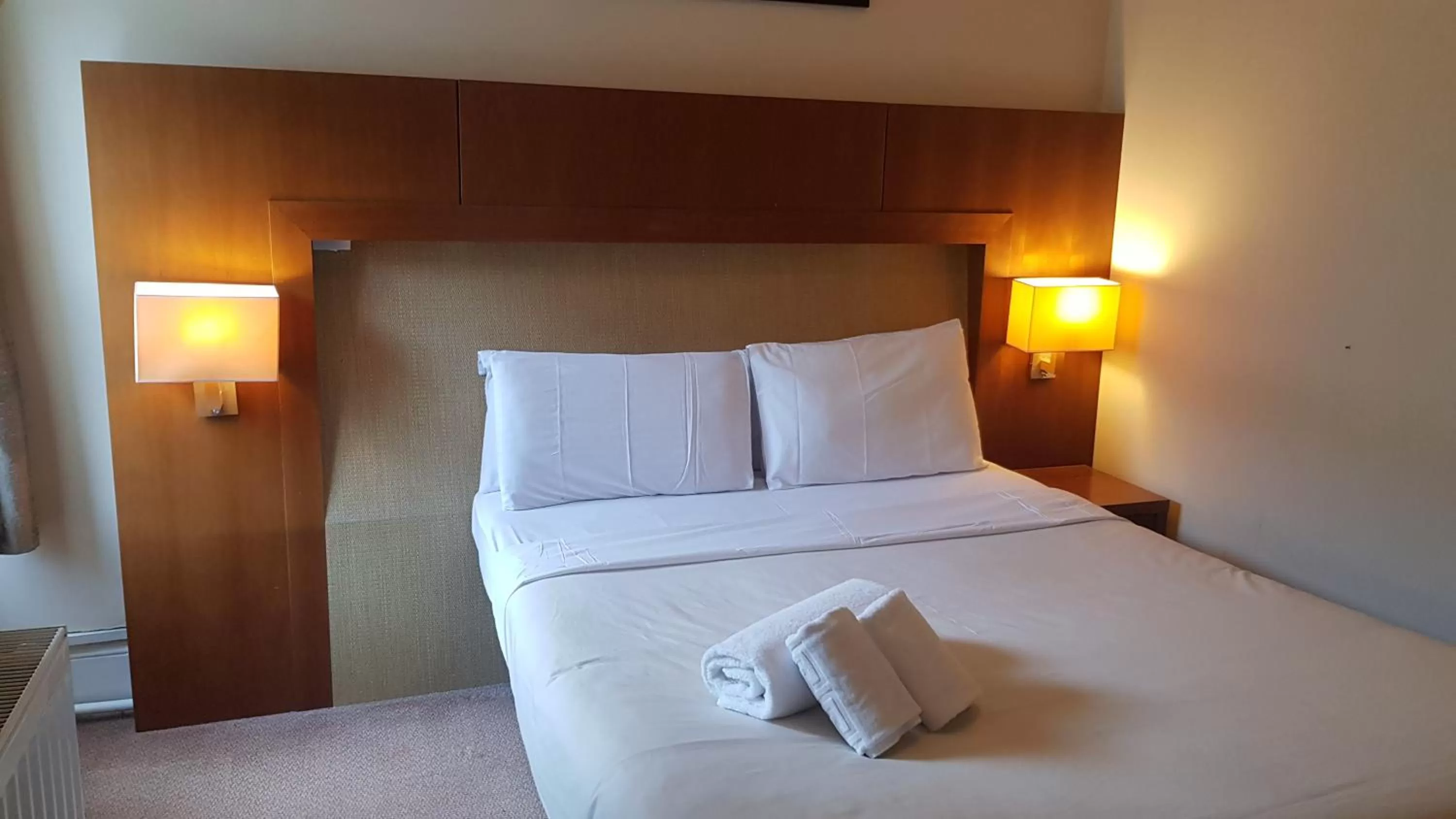 Double Room in Aberdeen House