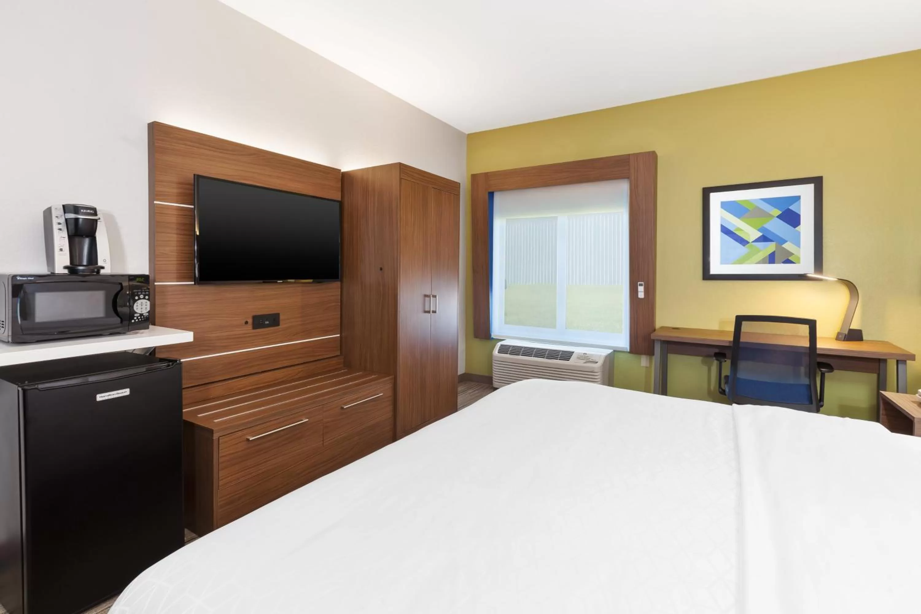 King Room - Disability Access in Holiday Inn Express and Suites Three Rivers, an IHG Hotel