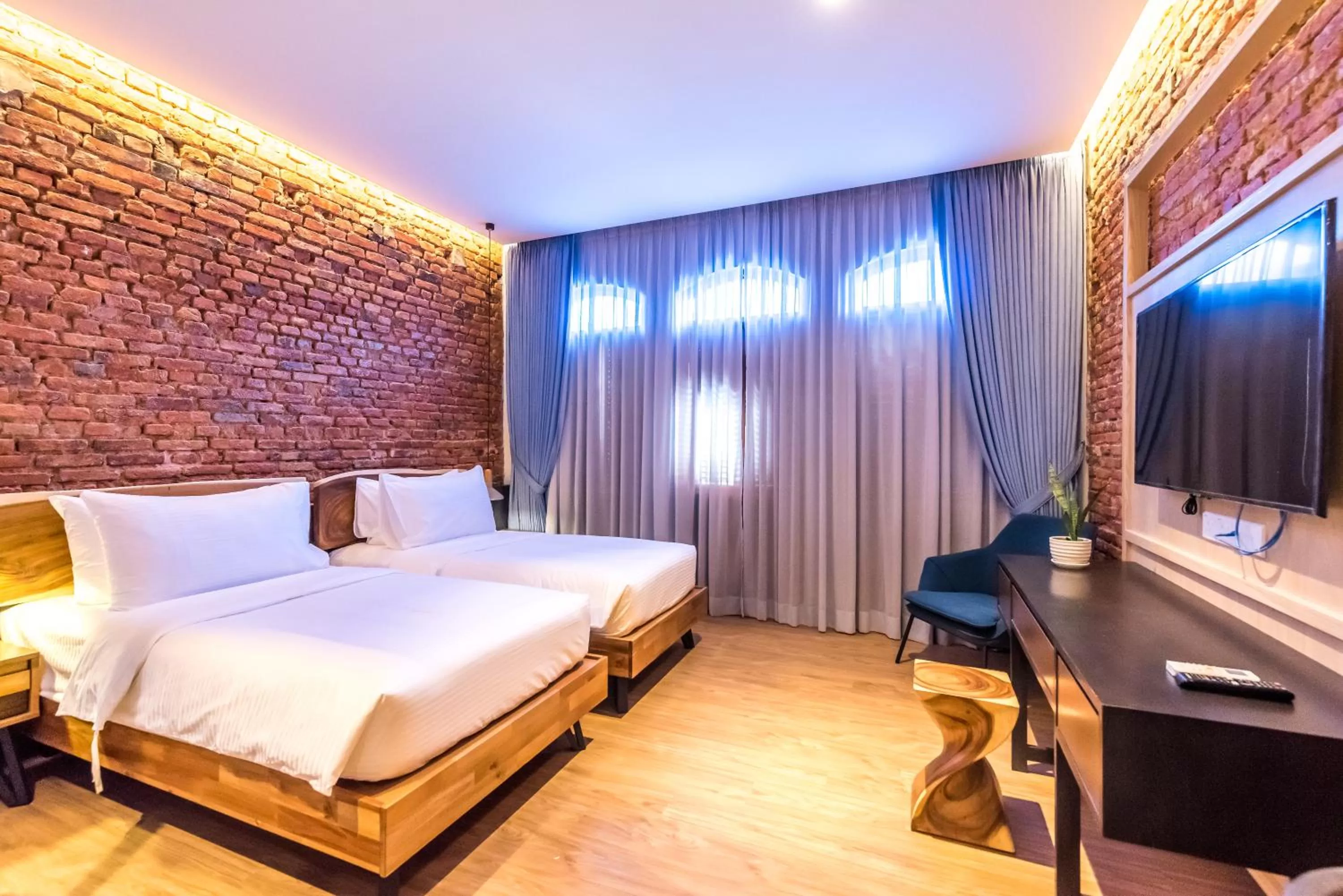 Irving Twin in Tien Terrace Macalister