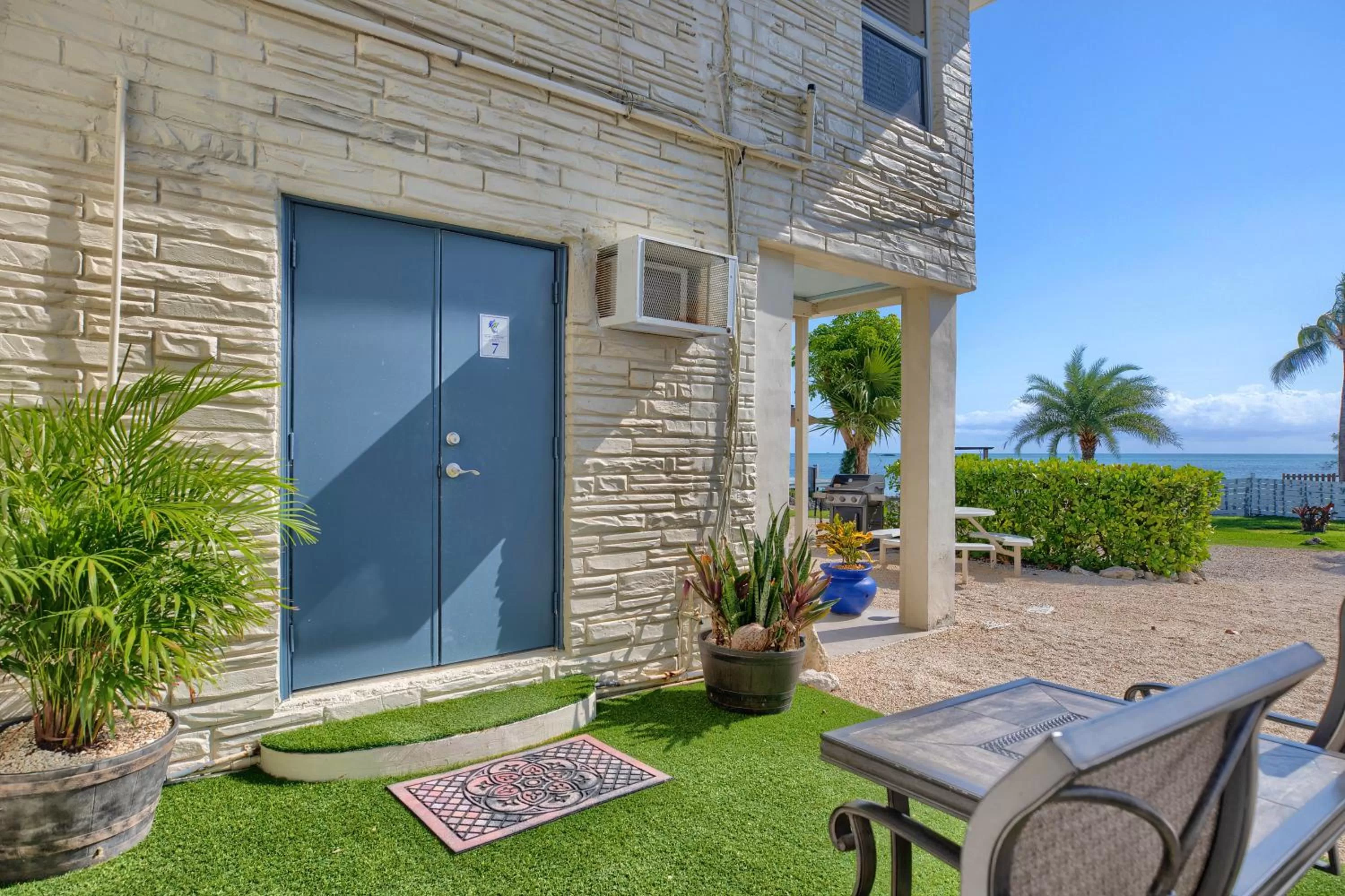 King Efficiency with Sea View in Seascape Resort & Marina